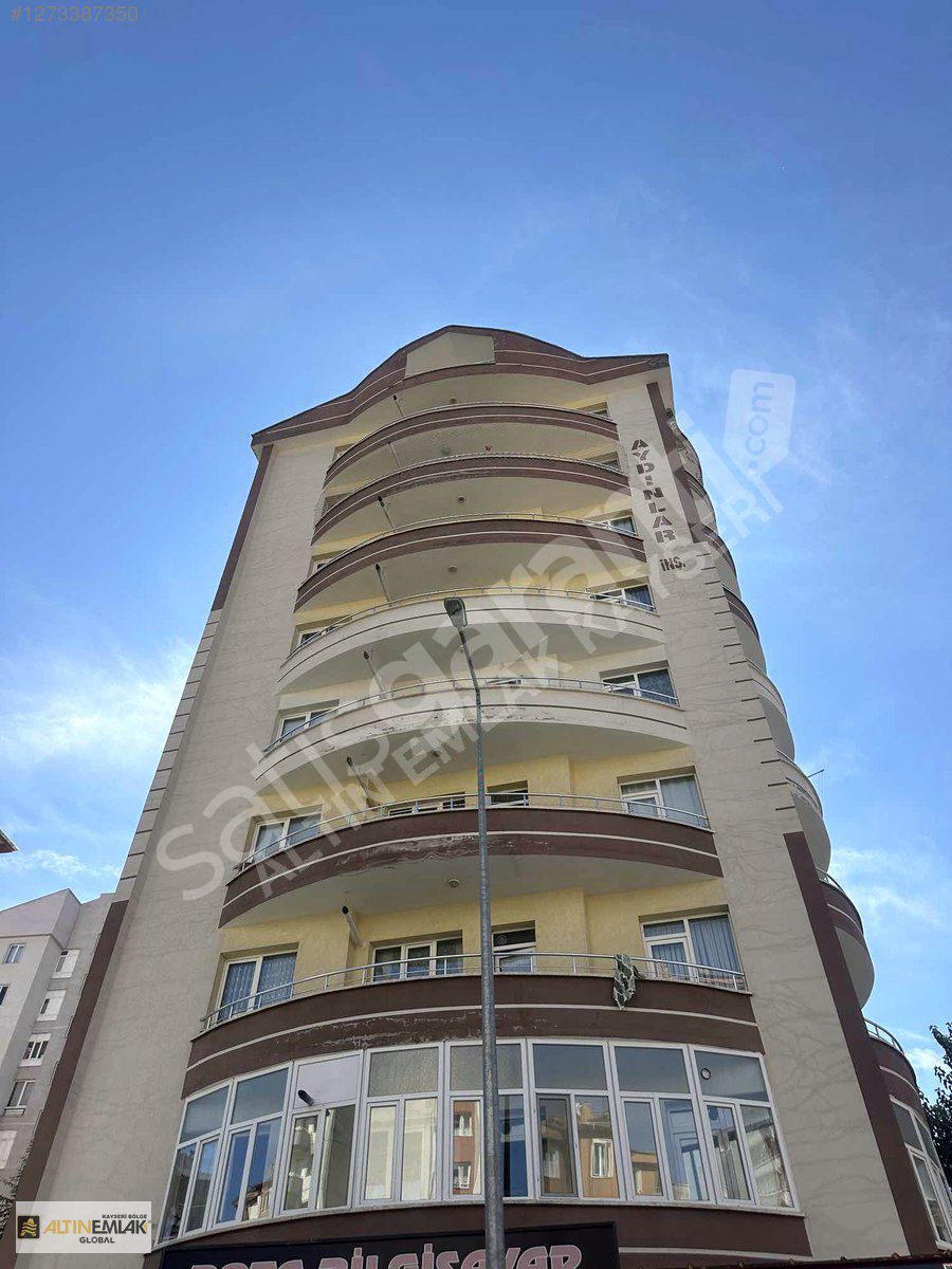 ALTIN EMLAKTAN SAKARYA MAH DE TRAMVAY DİBİNDE KOMBİLİ DAİRE