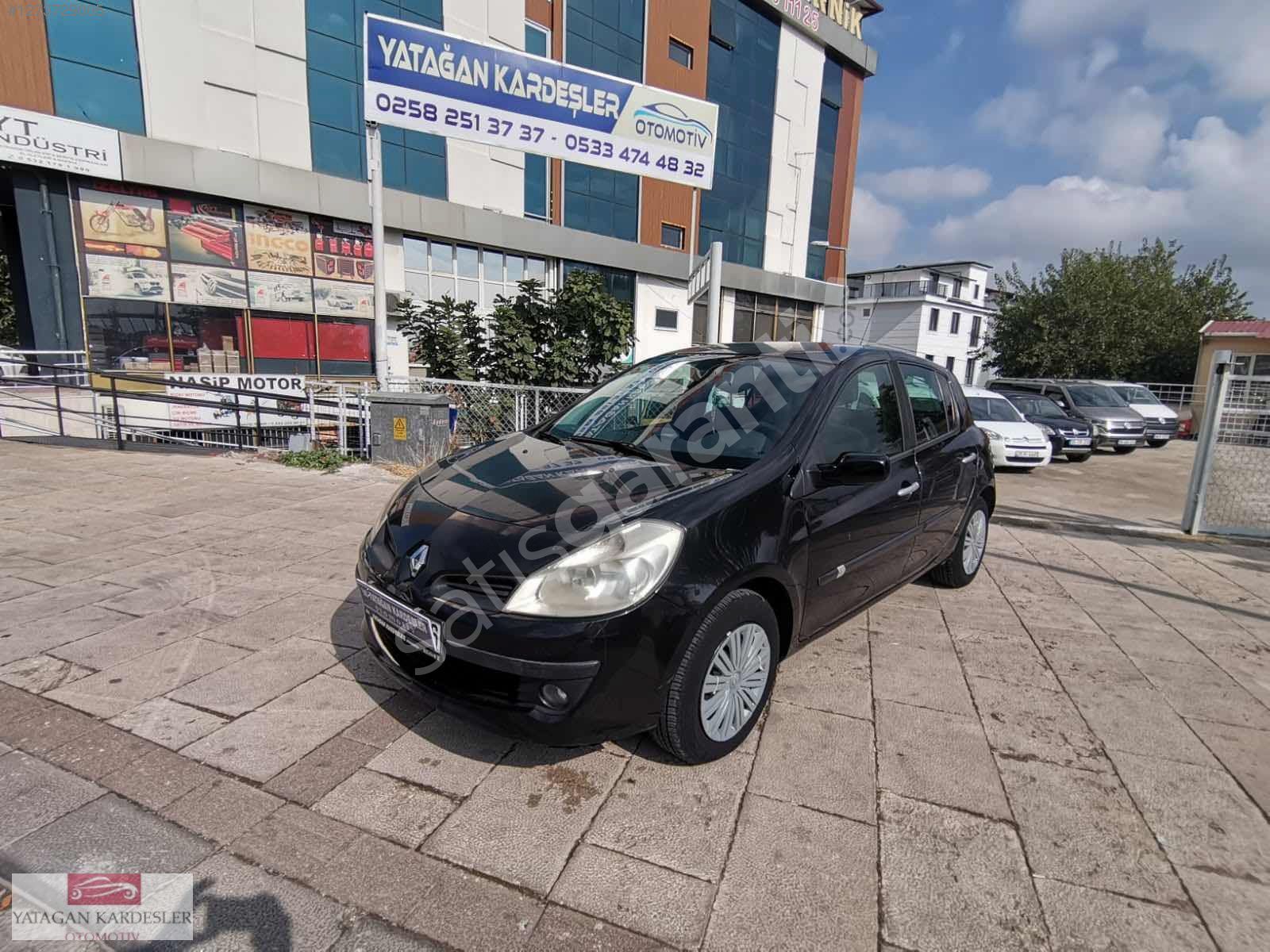 YATAĞAN KARDEŞLŞER OTODAN 2009 CLİO HATCHBACK HATASIZ BOYASIZ