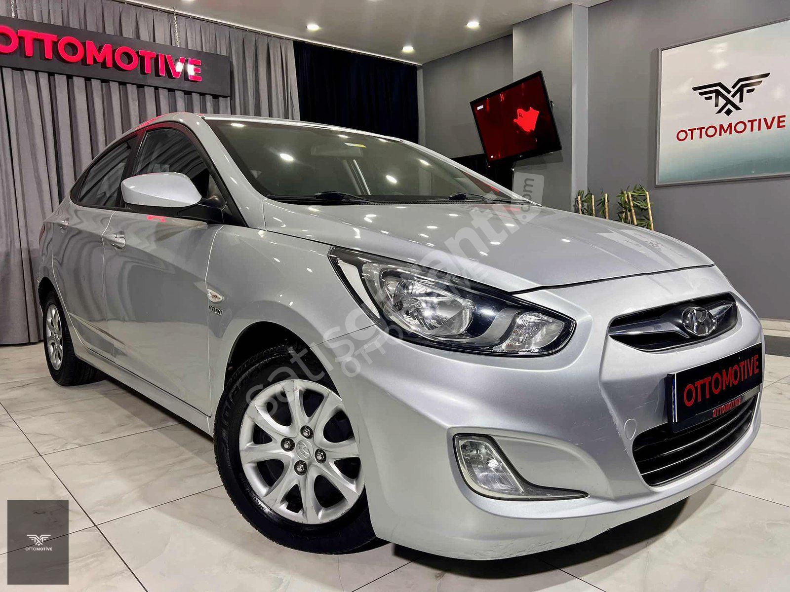 OTTOMOTIVE 2012 HYUNDAI ACCENT BLUE 1.6CRDI 136BG MODE 143.000KM