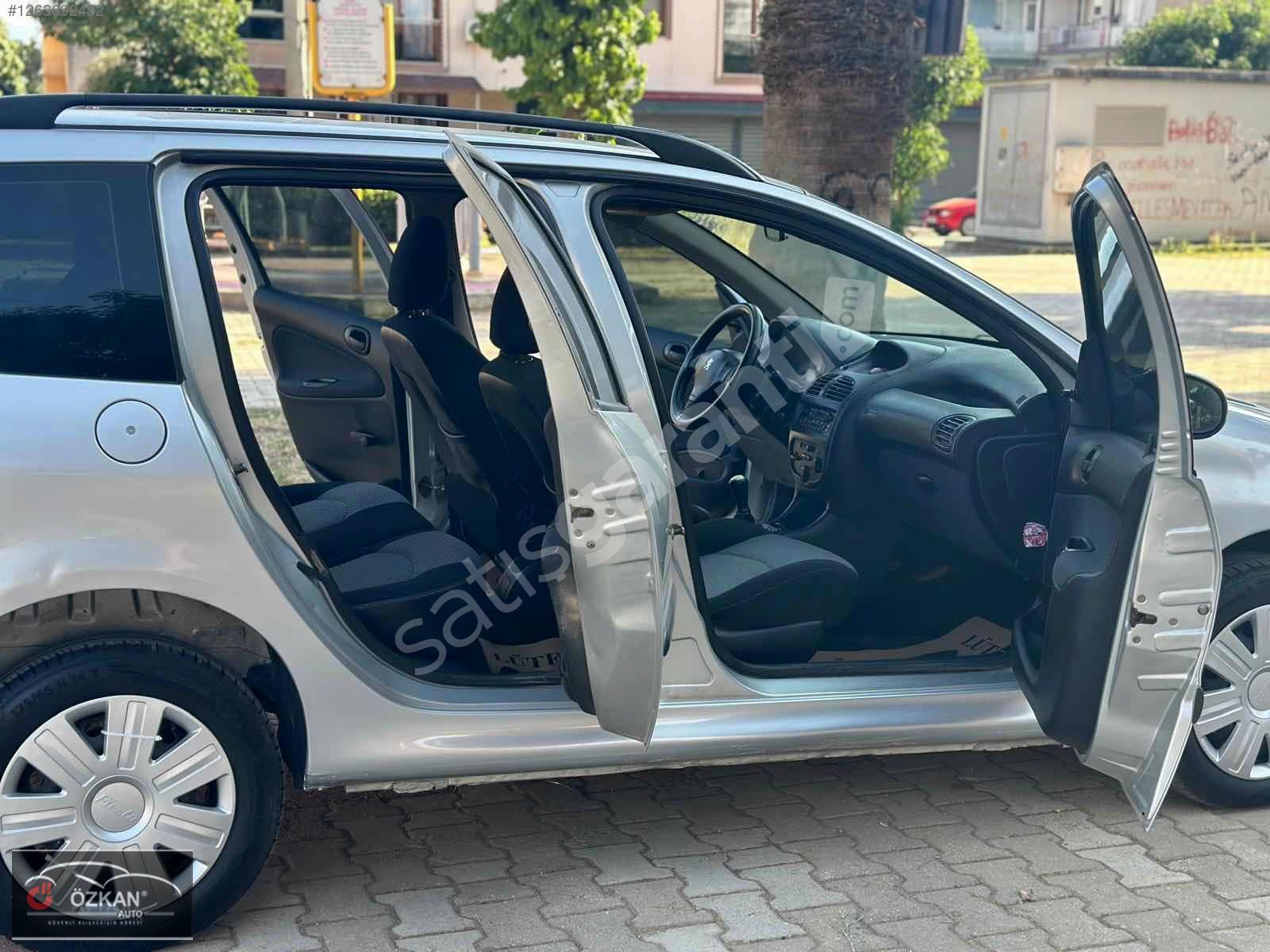 ÖZKAN OTOMOTİV DEN KLİMALI BAKIMLI STATİON WAGON