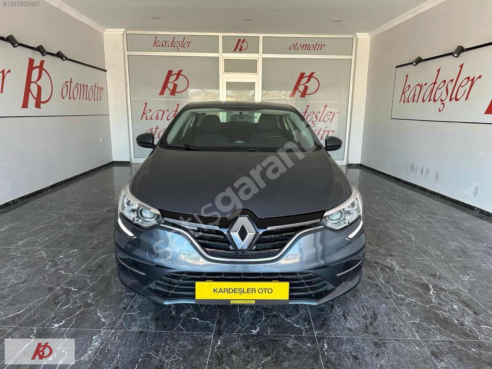 2021 Megane Sedan 1.3 TCe Joy EDC 140 HP