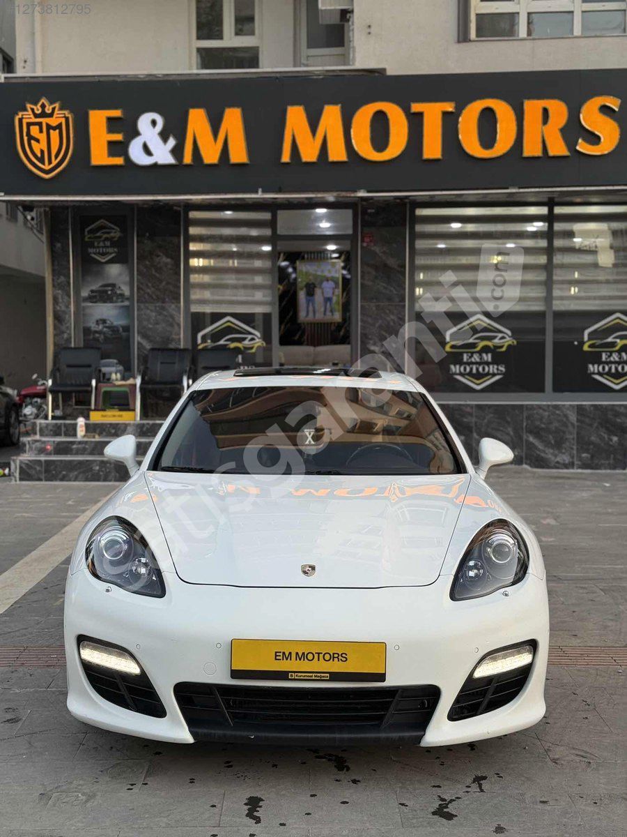 E&M MOTORS'TAN PORSCHE PANAMERA DÜŞÜK KM