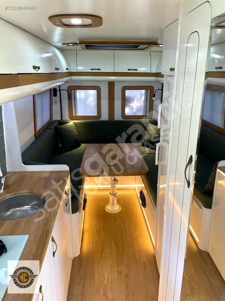KÖKLÜ CLASSTAN FULL DONANIMLI GÜNEŞ PANELLİ MOTO KARAVAN
