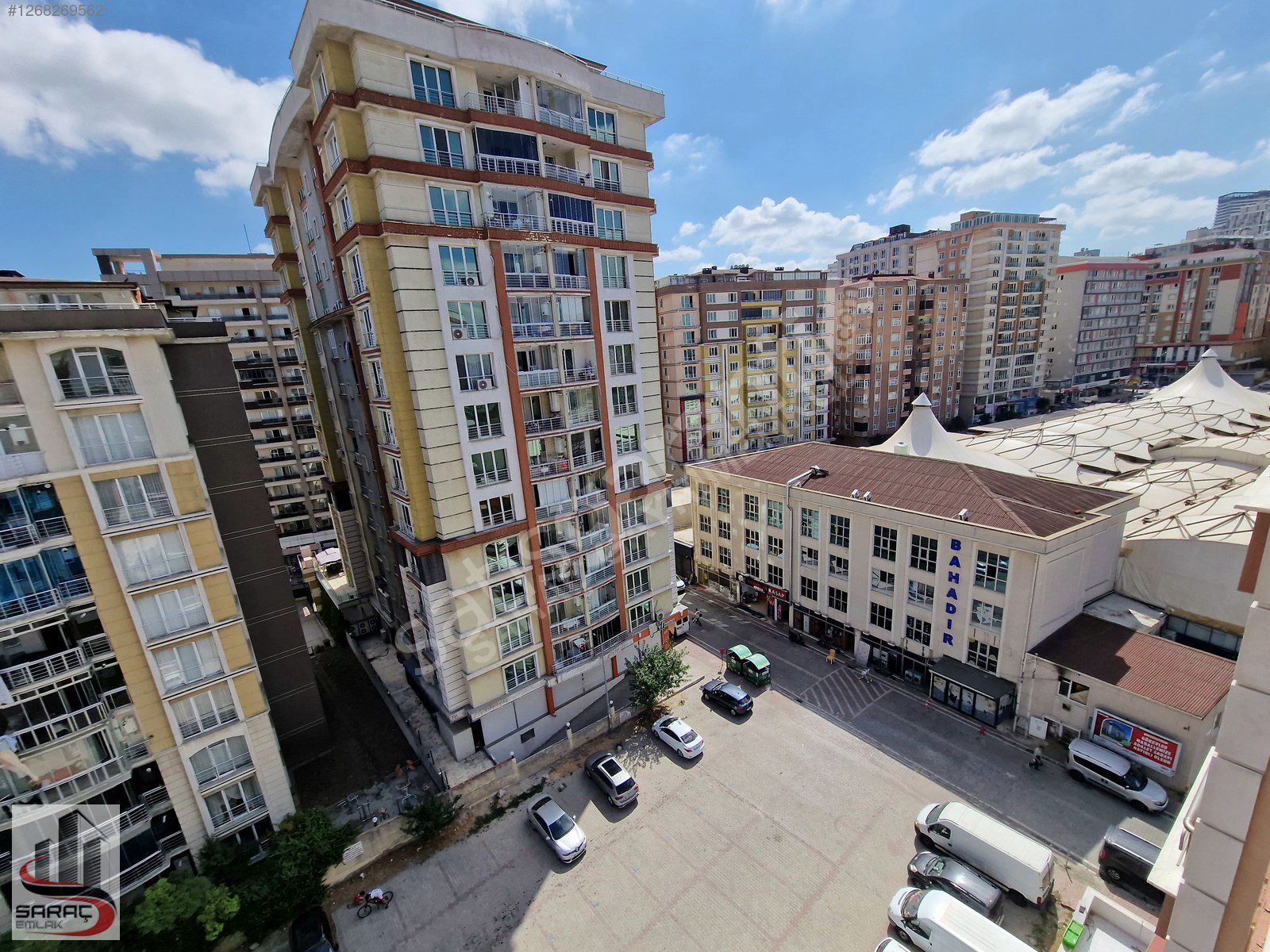 TURKUAZ APT.BEYLİKDÜZÜ CUM.METROBÜSÜNE 15 DK SATILIK 2+1 DAİRE