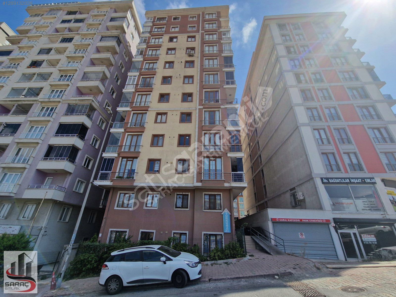 TURKUAZ APT.BEYLİKDÜZÜ CUM.METROBÜSÜNE 15 DK SATILIK 2+1 DAİRE