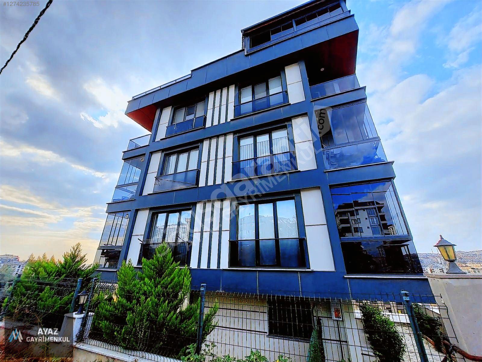 BEYLİKDÜZÜ KAVAKLI SAHİL MAHALLESİNDE 2+1DÜZ GİRİŞ SATILIK DAİRE
