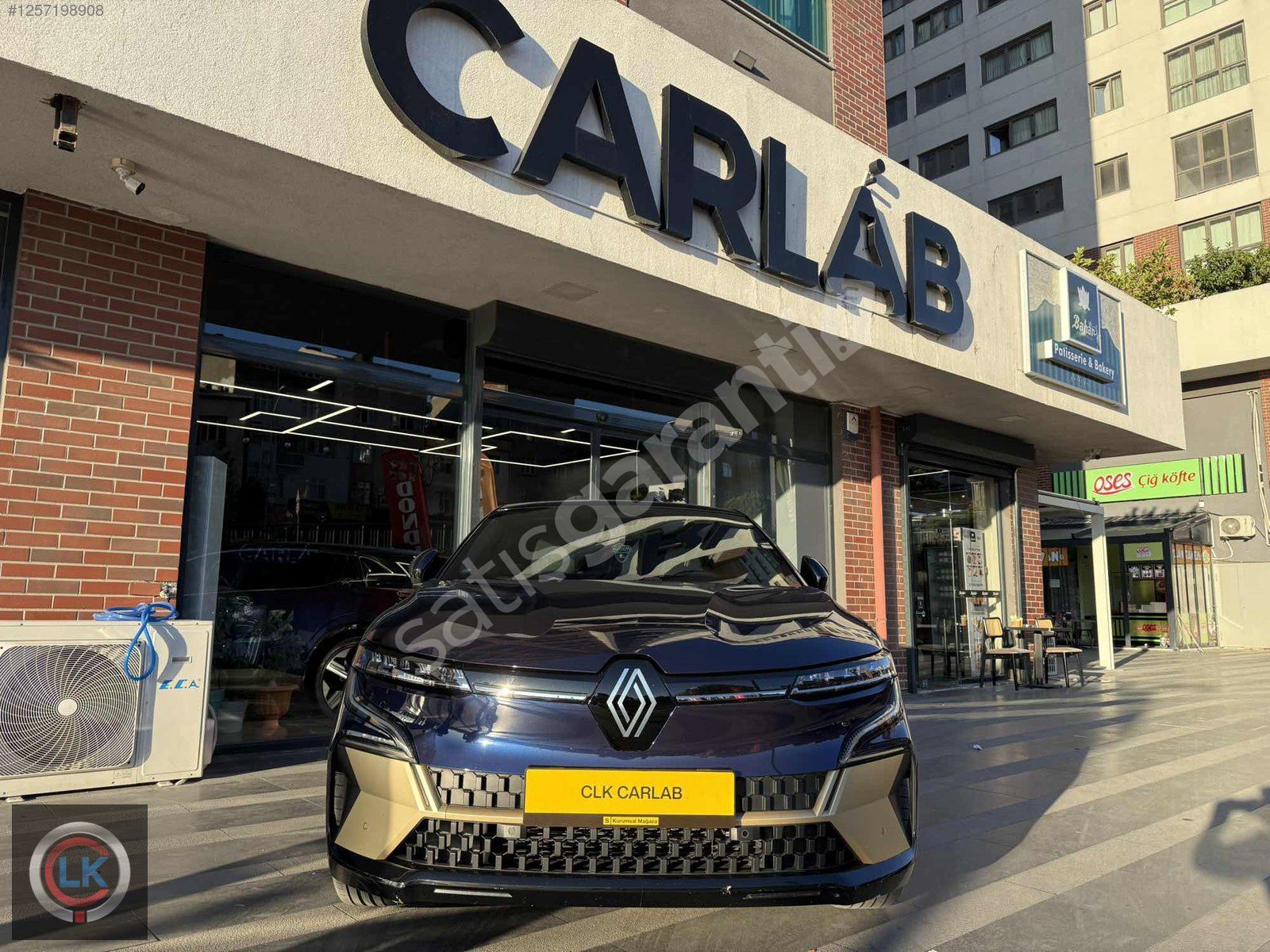 CARLAB - 2023 MEGANE E-TECH - FULL