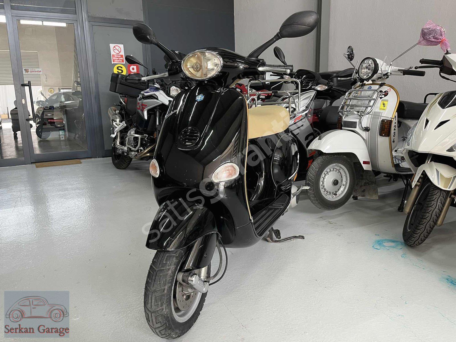 ' 'Serkan Garage'dan 2001 Vespa ET4 150 cc Scooter ''