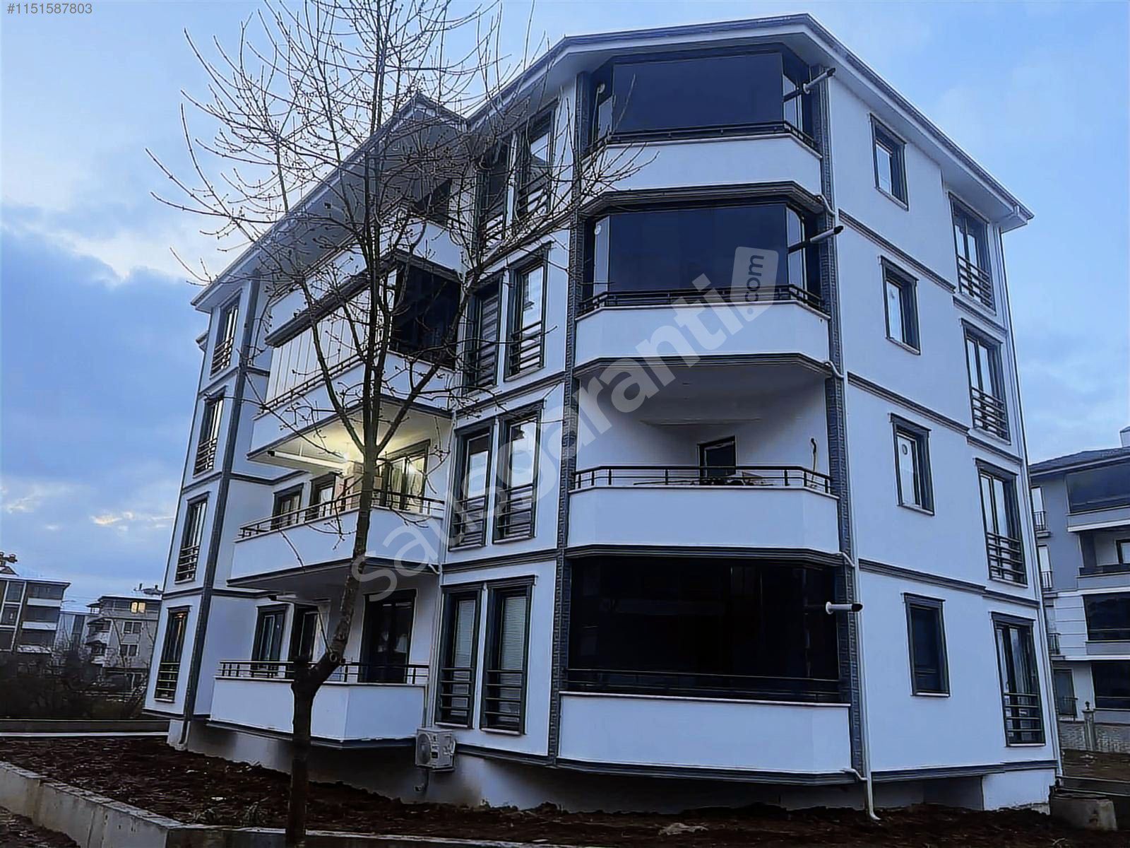 YENİ MAHALLEDE SIFIR AYARINDA 2+1 DAİRE ((110 m2))