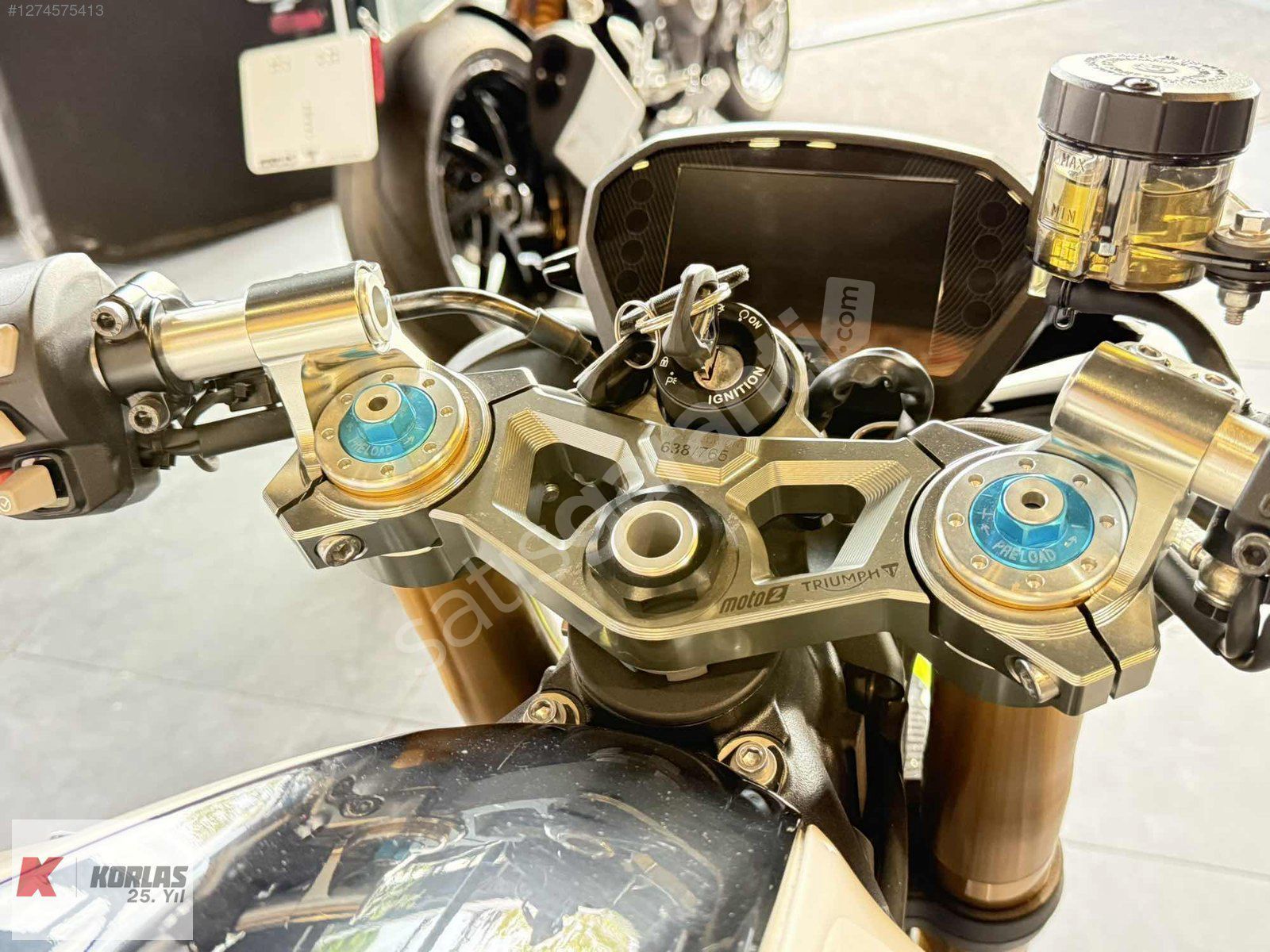 STREET TRIPLE MOTO2 EDITION