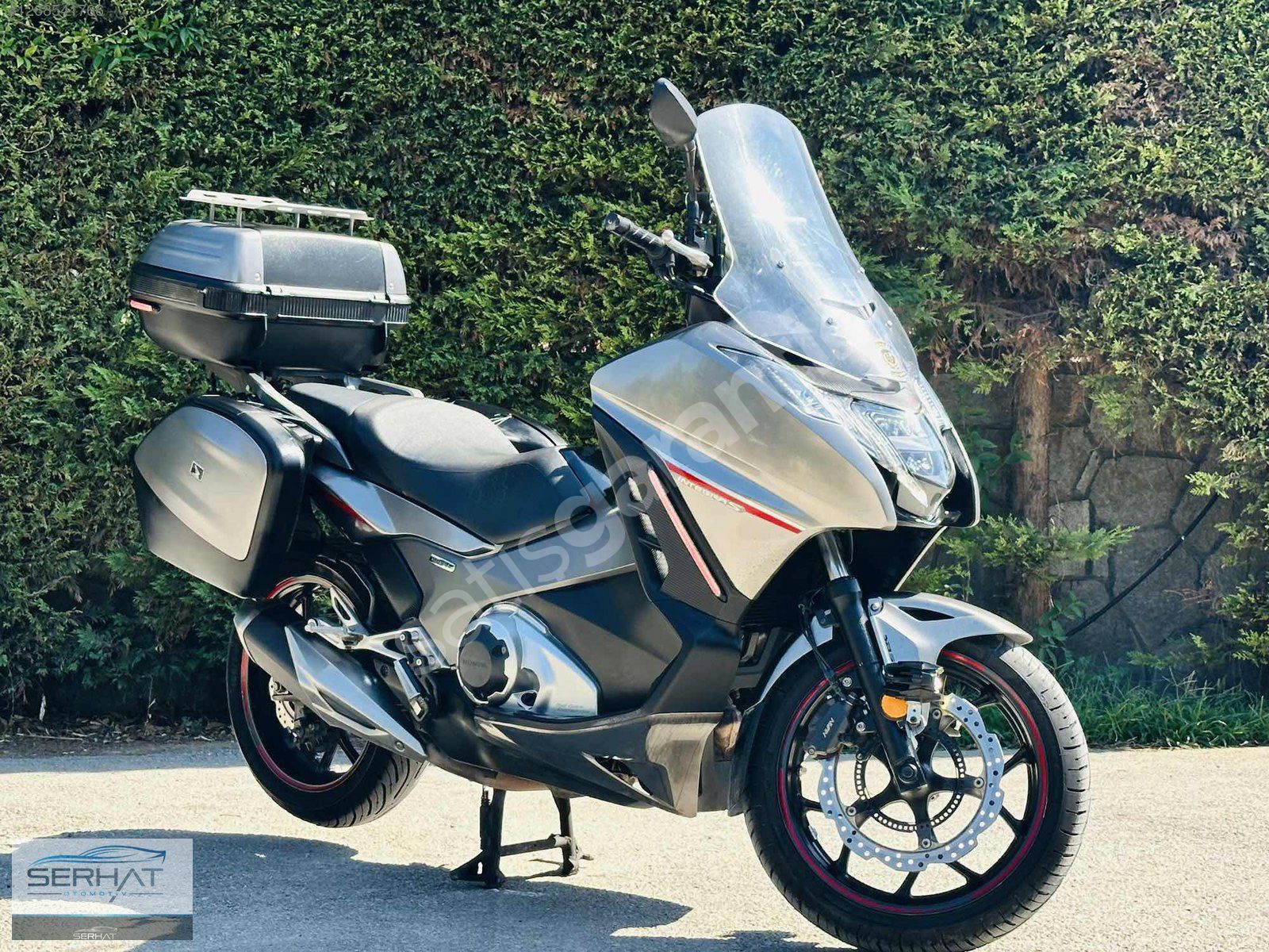 2016 NC 750 INTEGRA 3 çantalı. Yeni kasa led farlı.