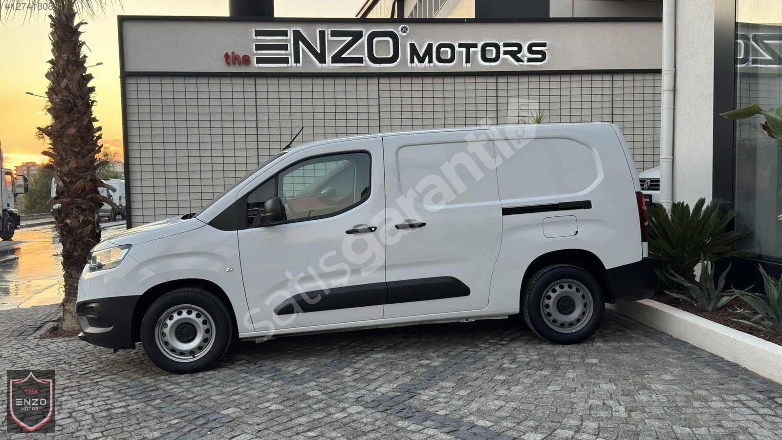 ENZO MOTORS 2024 ÇIKIŞLI TOYOTA PROACE CITY CARGO DİZEL KLİMALI