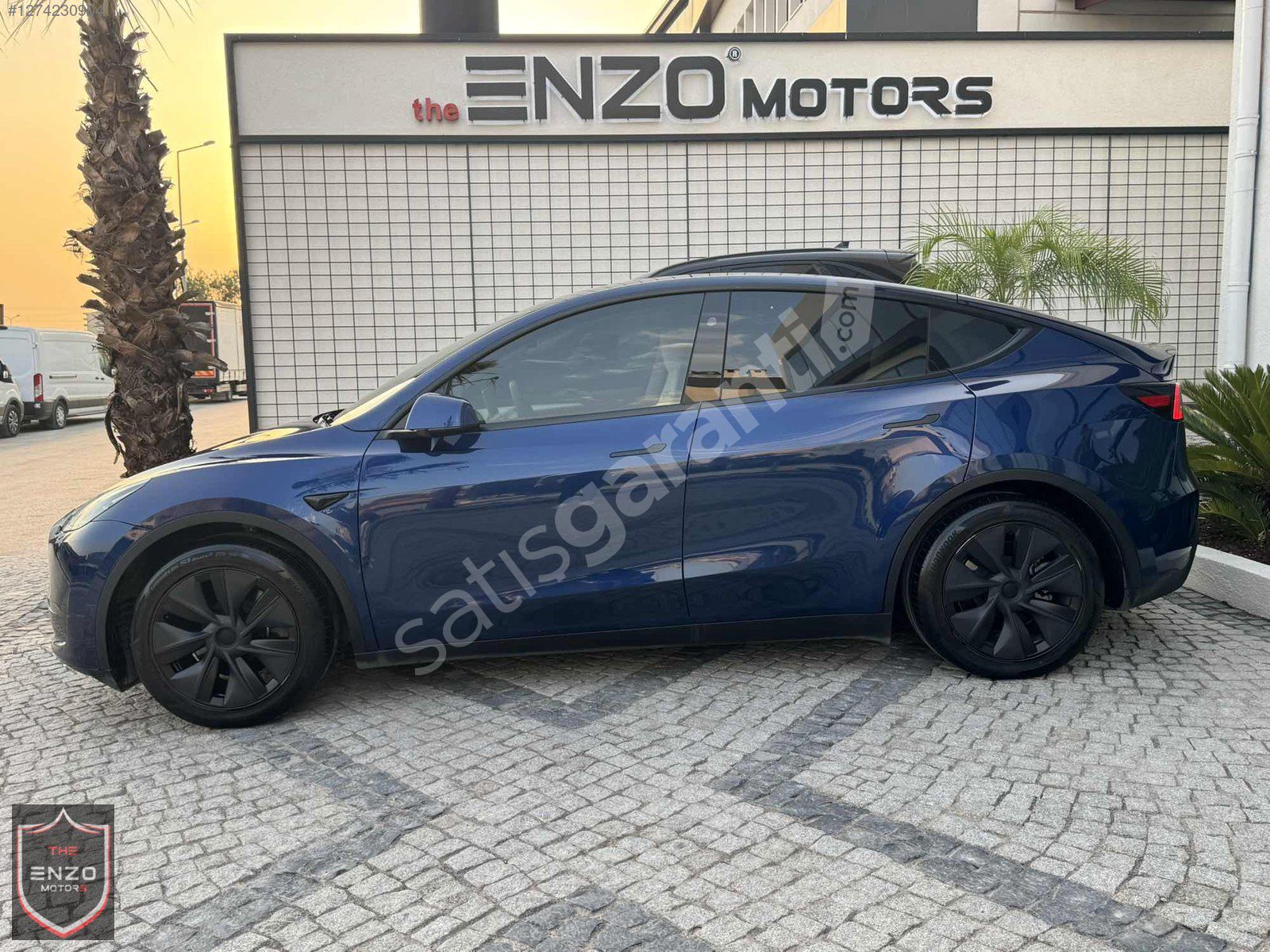 ENZO MOTORS 2024 TESLA MODEL Y MAVİ İÇİ BEYAZ ÖZEL SİPARİŞ