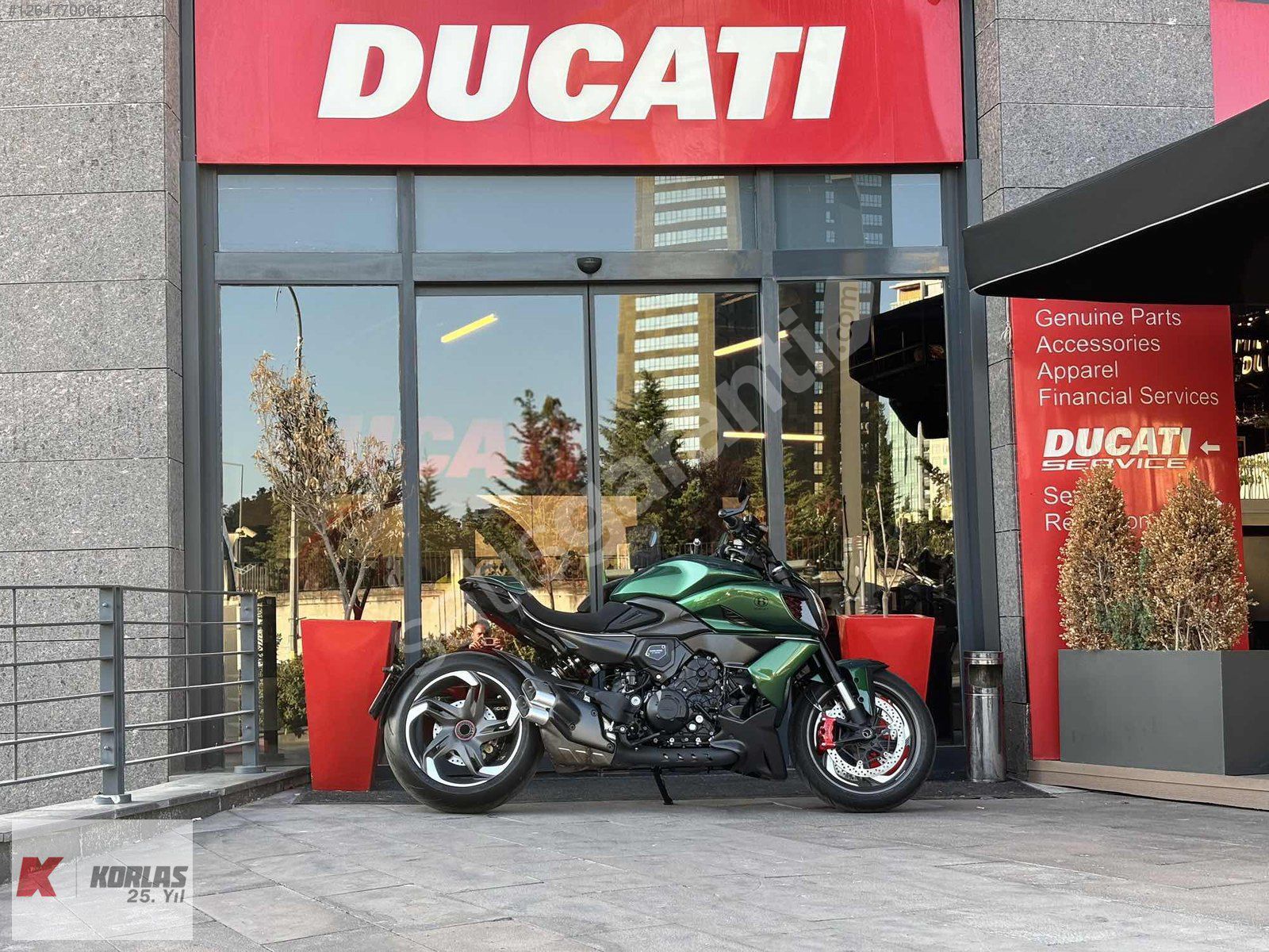 KORLAS ATAŞEHİRDEN DUCATI DIAVEL V4 BENTLEY