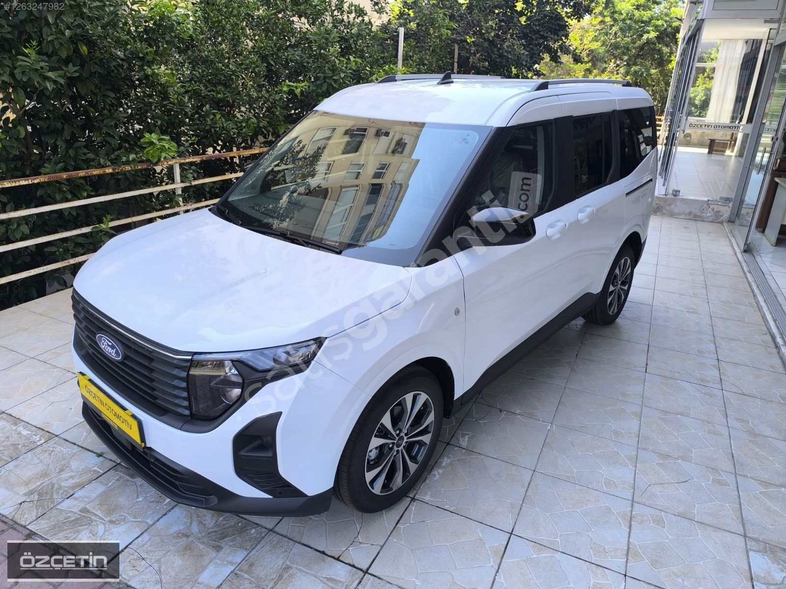 2024 MODEL HATASIZ BOYASIZ Titanium GÜVENLİK VE JANT PAKETLİ
