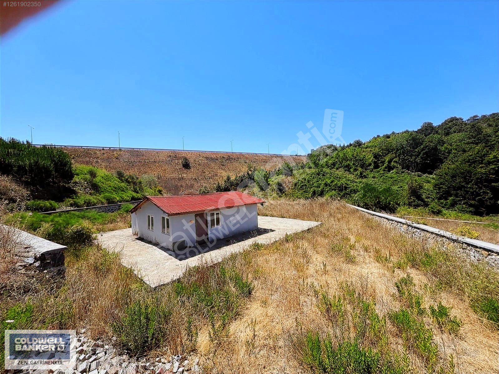 BEYKOZ ANADOLU FENERİNDE GENİŞ BAHÇE İÇİNDE MÜSTAKİL EV
