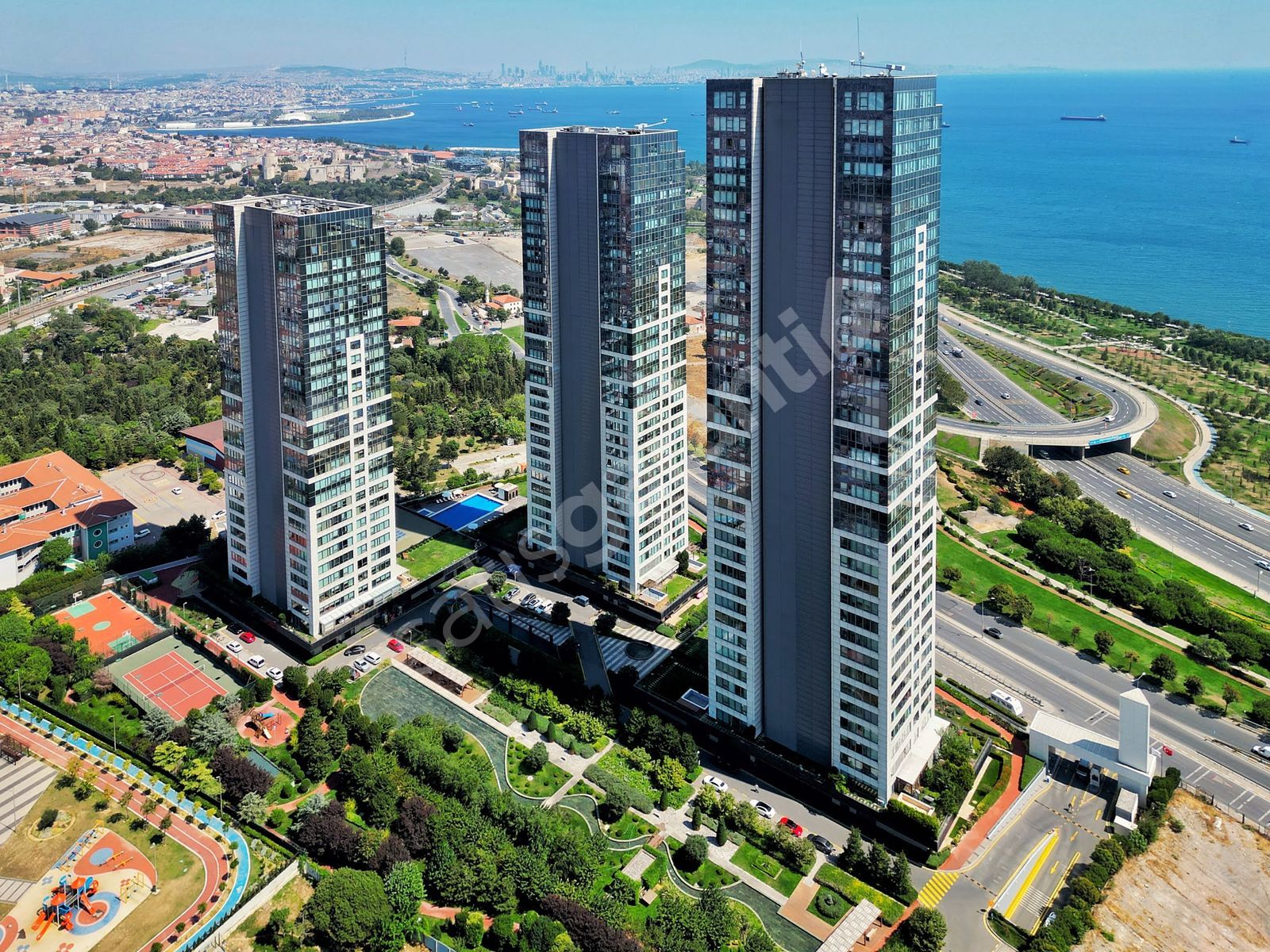 ONALTIDOKUZ'DA DENİZ MANZARALI EŞYALI 3+1 SATILIK