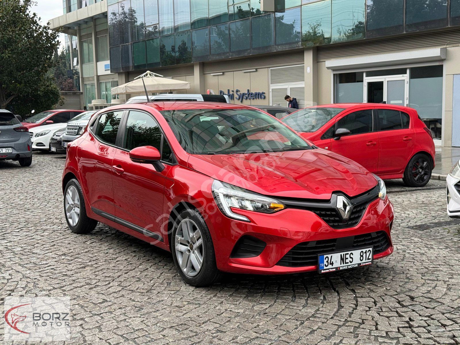 BORZ MOTOR'DAN %0,99 KREDİ LANSMAN 2022 RENAULT CLİO OTOMATİK