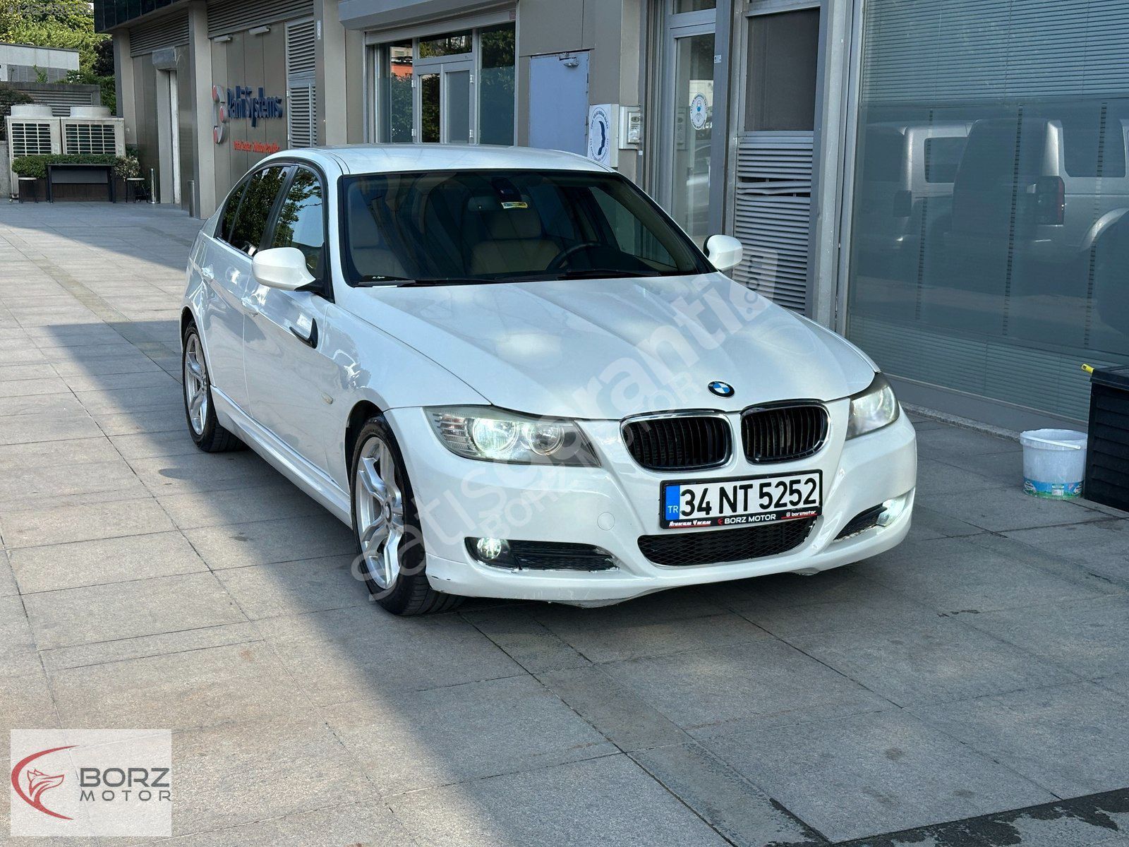 BORZ MOTOR'DAN 2011 BMW 3.20D E90 LCİ+BEJ DÖŞEME+DİJİTAL KLİMA !
