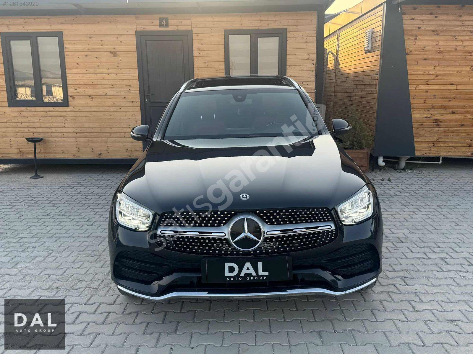 TR'DE TEK KIRMIZI-SİYAH DÖŞEME GLC300dAMG 4MATİC HATASIZ/BOYASIZ