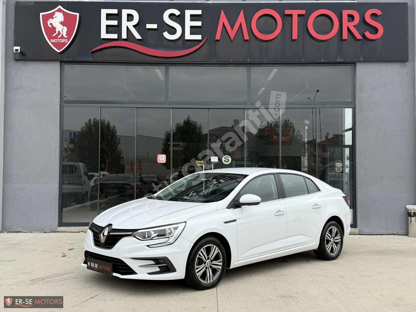 MEGANE SEDAN 1.3 TCE TOUCH EDC SERVİS BAKIMLI PÜRÜZSÜZ