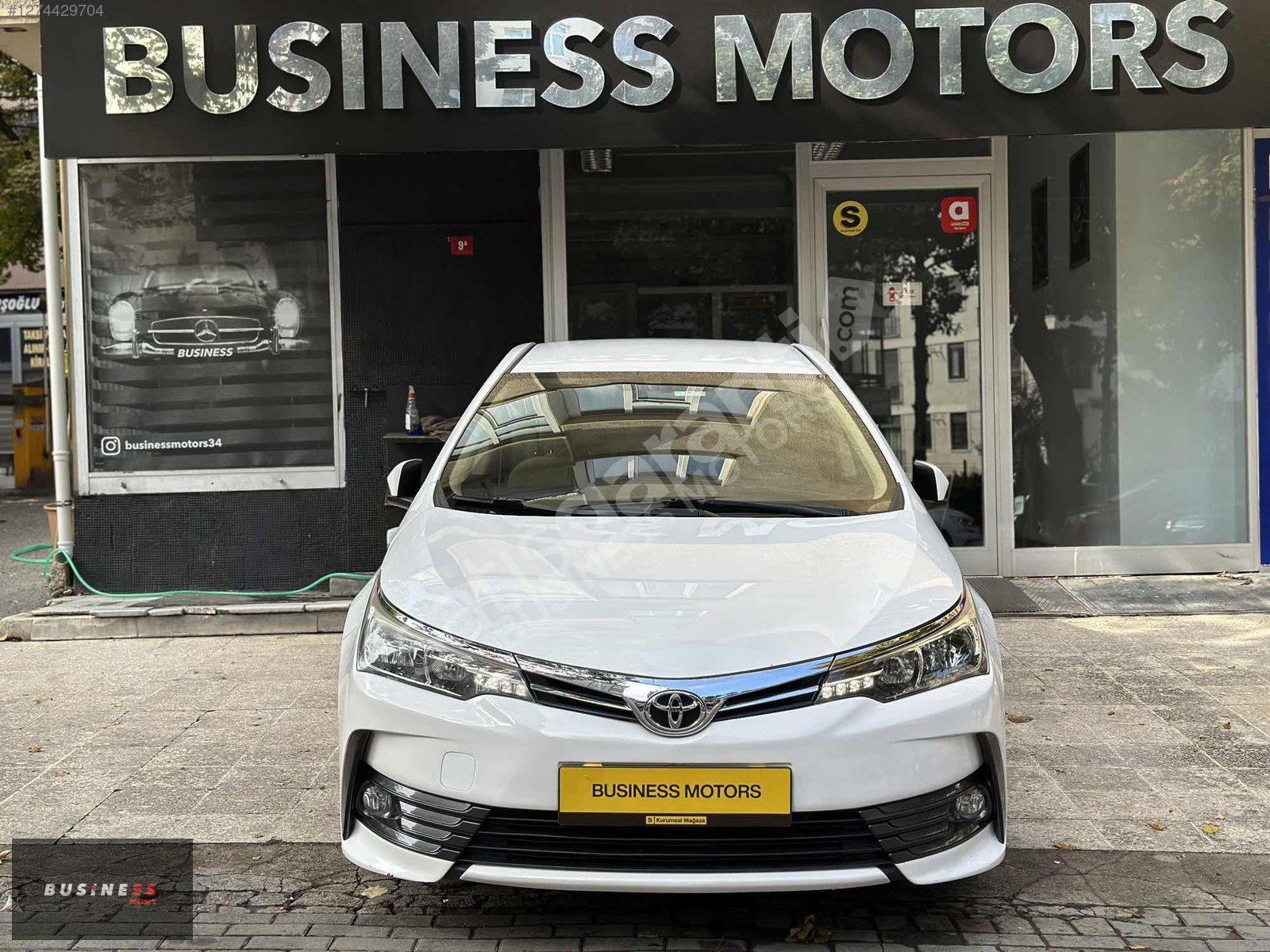 BUSİNESS MOTORS'DAN 2018 BOYASIZ MAKYAJLI COROLLA İÇİ BEJ