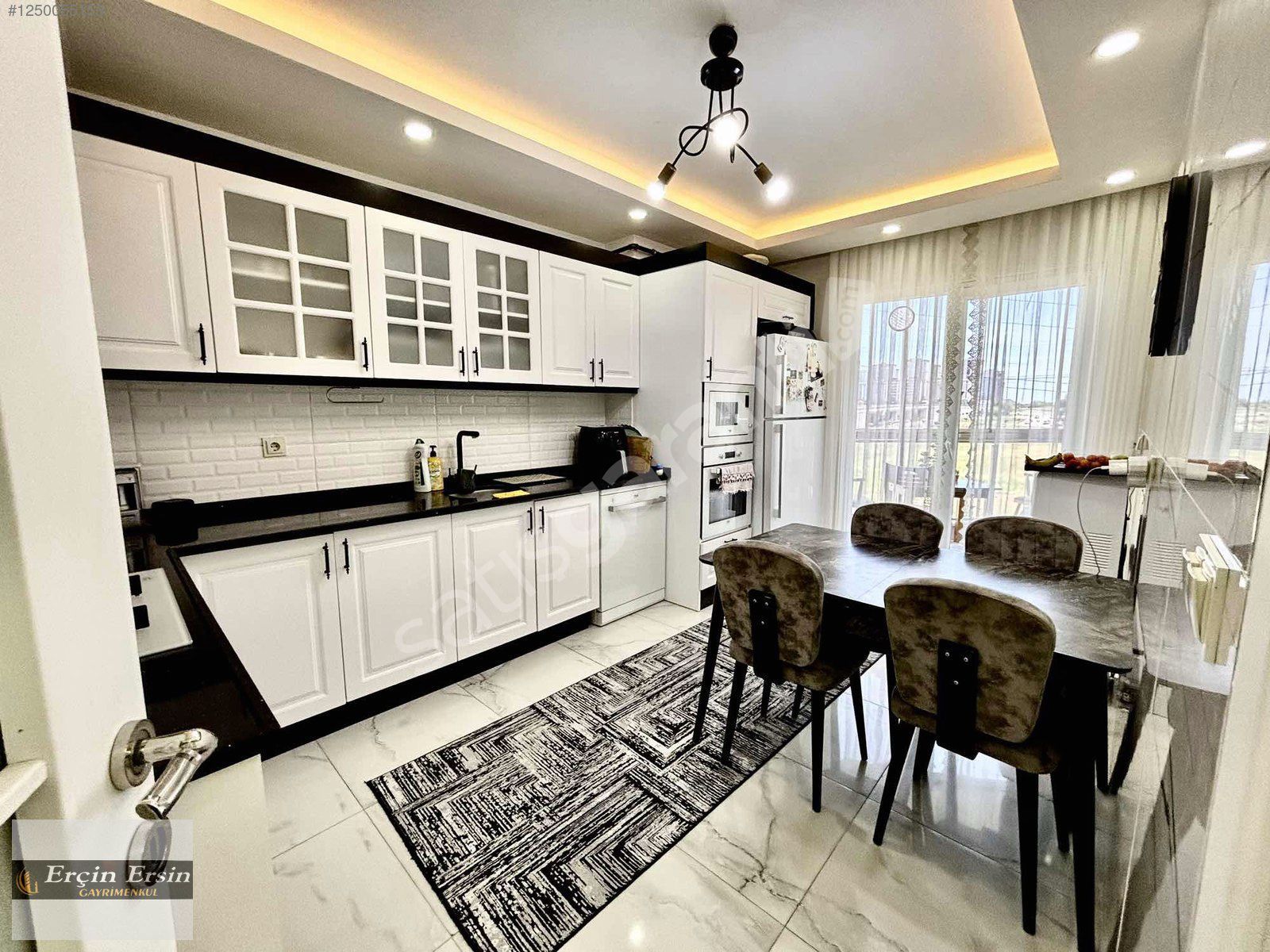 YÜZME HAVUZLU LÜX SİTEDE 3+1 ARAKAT E.BANYOLU 150M2 SATILIK