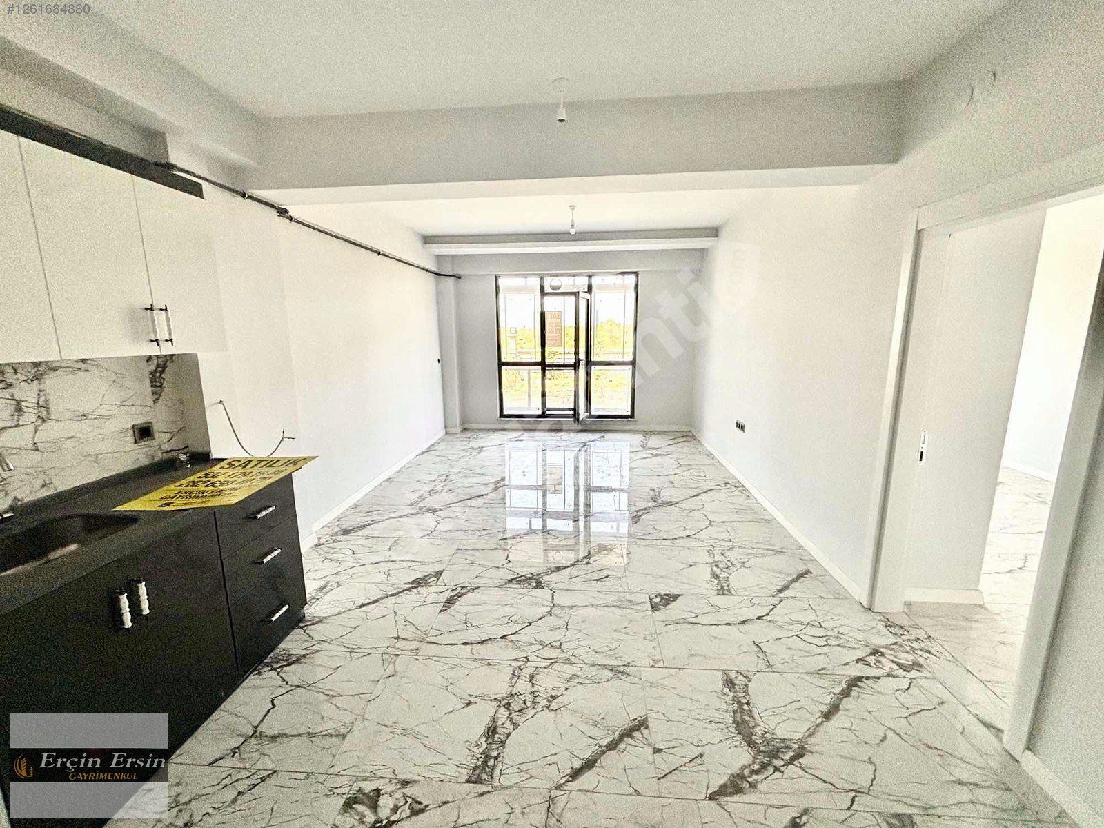 YÜZME HAVUZLU LÜKS SİTEDE VİLLA KONFORU 1+1 SATILIK DAİRELER