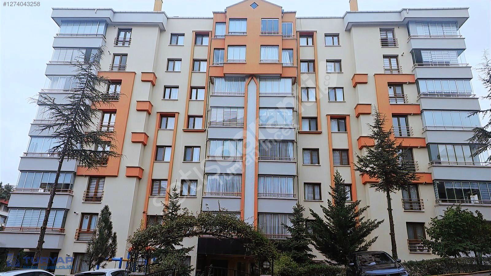 ÇUKURAMBAR'DA ŞEHİR MANZARALI SATILIK KİRACISIZ 4+1,200M2 DAİRE