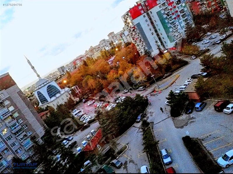 YENİMAHALLE'DE METRO YANI SİTEDE 3+1 ARAKATTA SATILIK BOŞ DAİRE