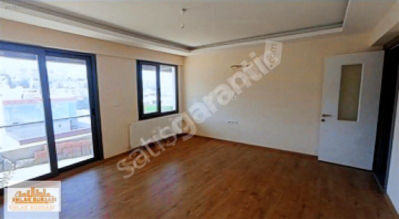 Esentepe'de 2+1 Doğalgazlı Manzaralı Köşe Kelepir Daire
