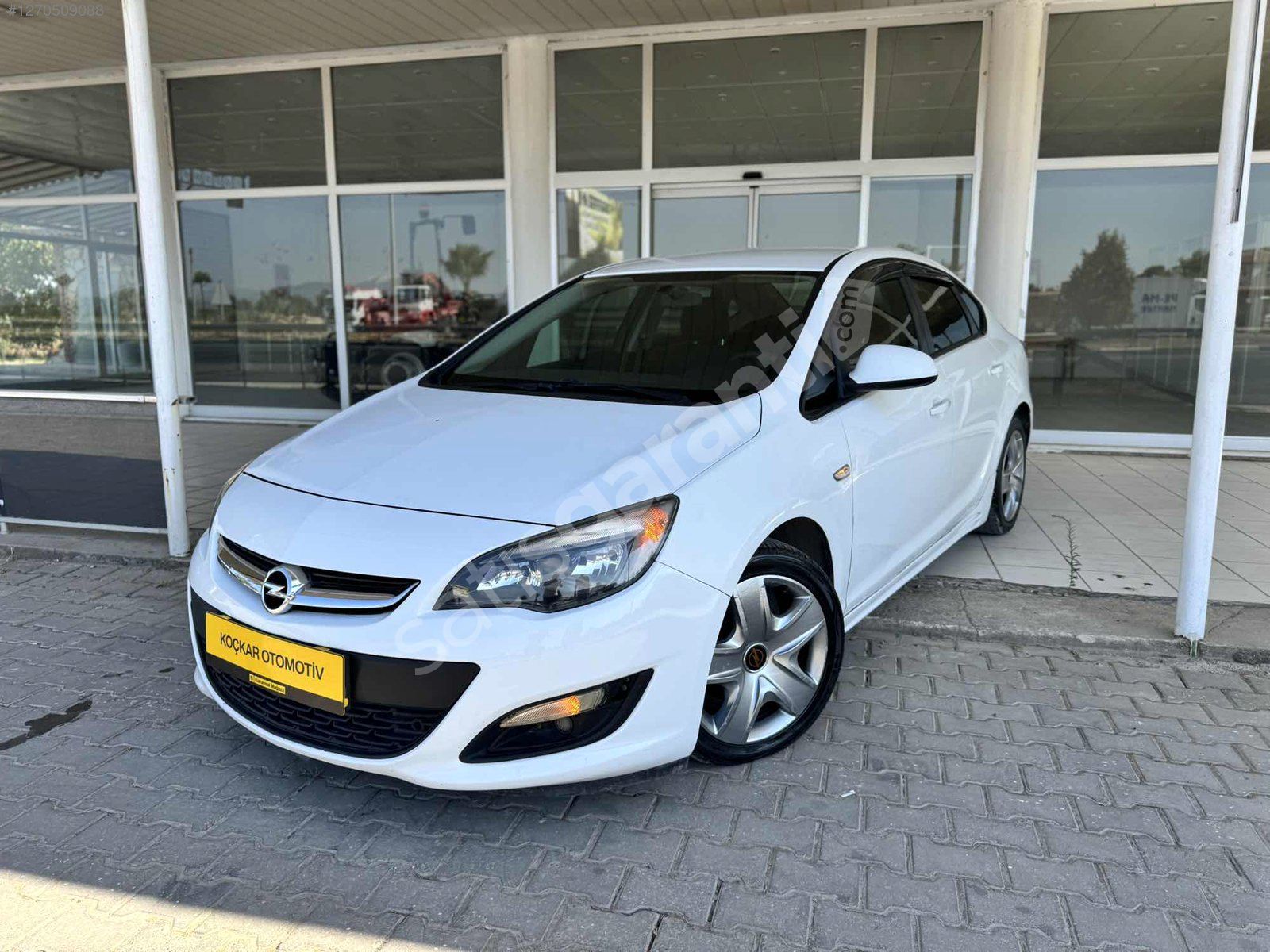 KOÇKAR OTOMOTİV'DEN DEĞİŞENSİZ 2013 MODEL SEDAN ASTRA