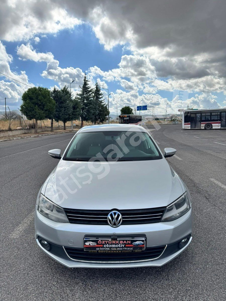 2012 MODEL VOLKSVAGEN JETTA