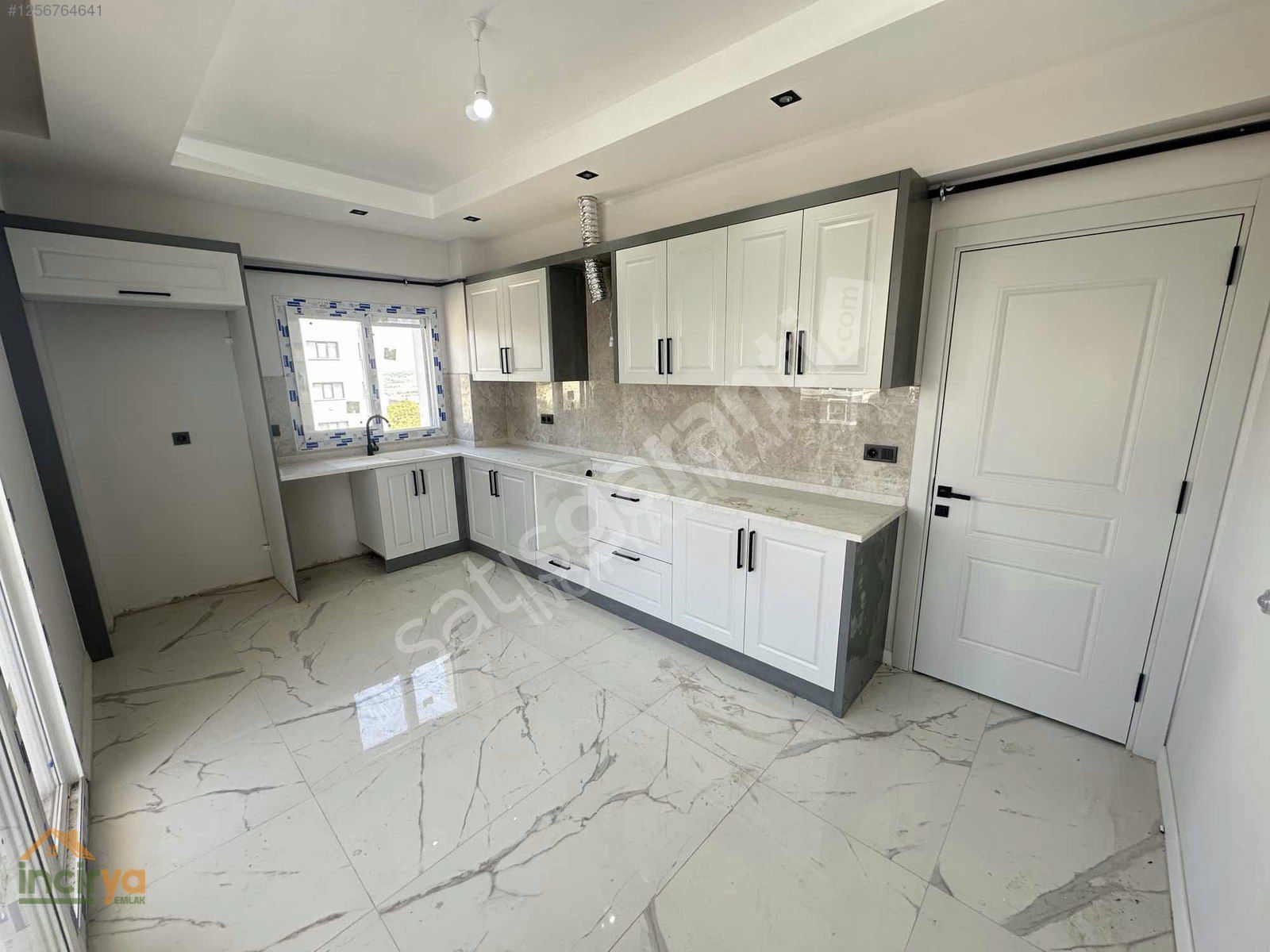 ŞEMİKLER NAZBAYRAK KARŞISINDA CADDE ÜZERİ ARAKAT 3+1 SIFIR DAİRE