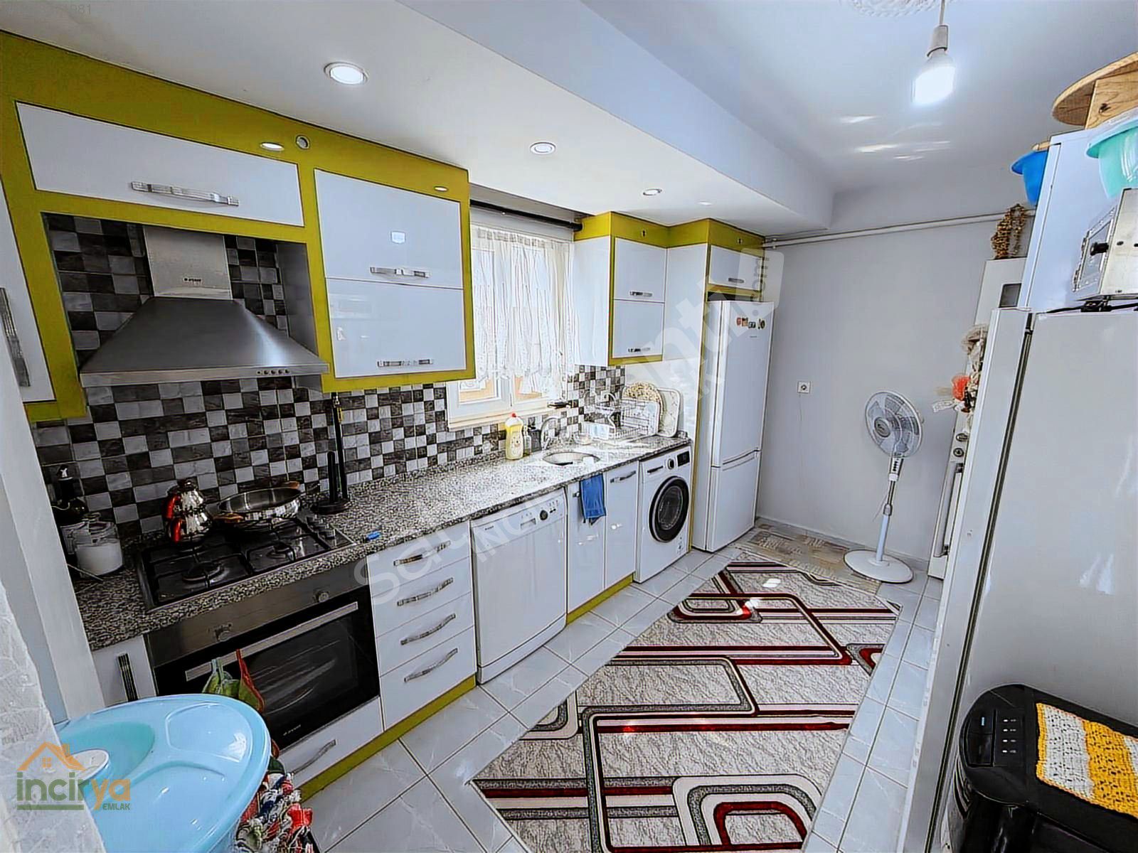 İlbadı mahallesi cadde üzeri arakat 2+1 satılık daire