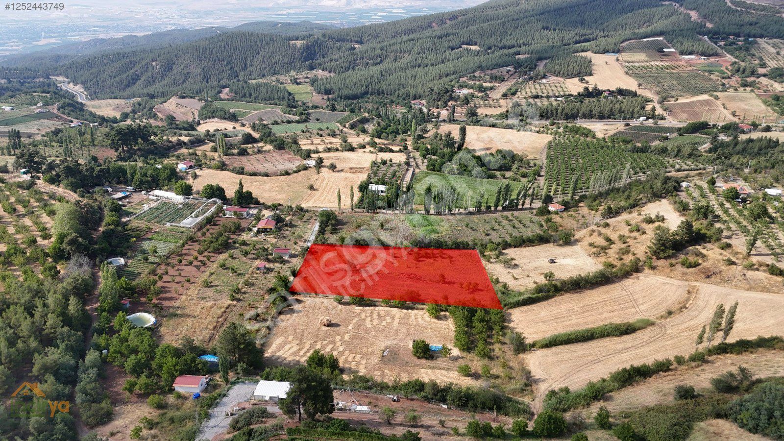 HONAZ AYDINLARDA YERLEŞİMİN İÇİNDE 5.000m2 BARAJ MANZARALI BAHÇE