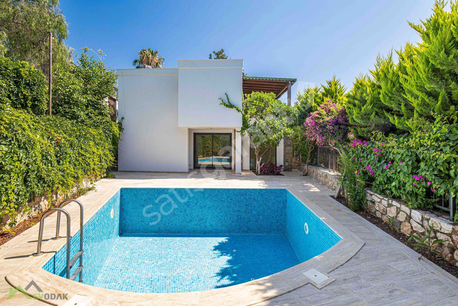 Yalıkavak Tilkicikte satılık, Denize Yakın, Yenilenmiş Villa