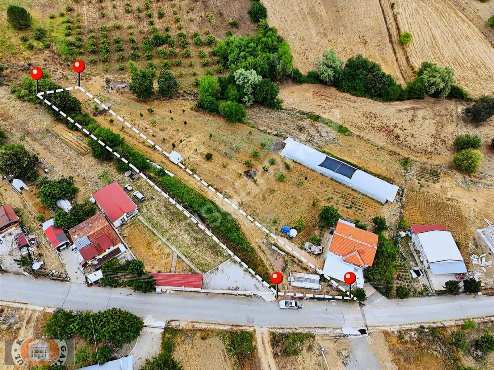 İZMİT'E YAKIN KÖY İÇİNDE,1.152m2 %40 İMARLI ASFALT YOL CEPHELİ