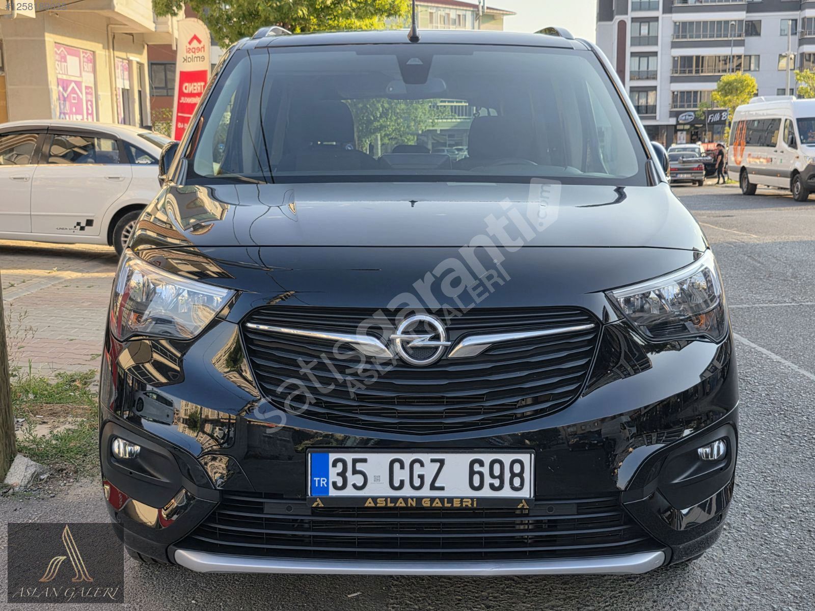ASLAN GALERİDEN NOKTA HATASIZ EN DOLU VERSİYONU CAMTAVANLI OPEL