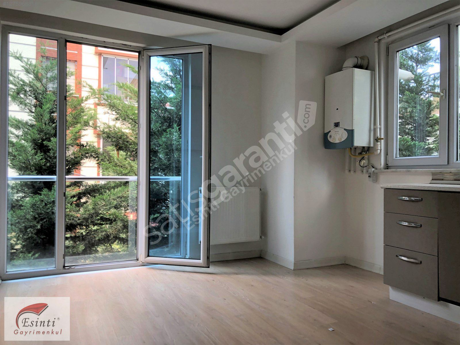 YEDİTEPE ÜNİV. YAKIN KONUMDA ARA KAT GENÇ BİNADA 1+1 DAİRE