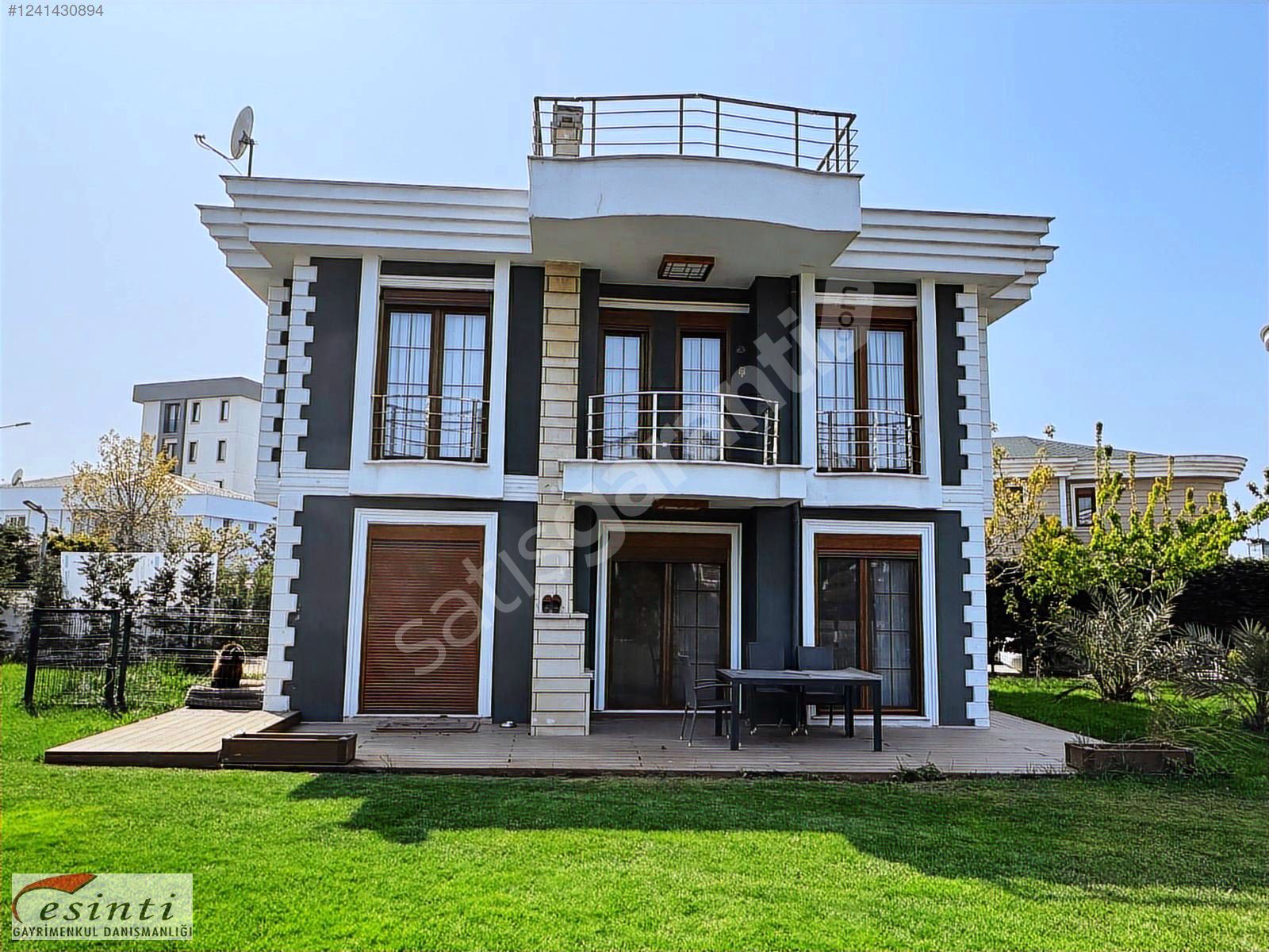 TUZLA ALİZE SİTESİNDE 5+2 YÜZME HAVUZLU ÖZEL OTOPARKLI LÜX VİLLA
