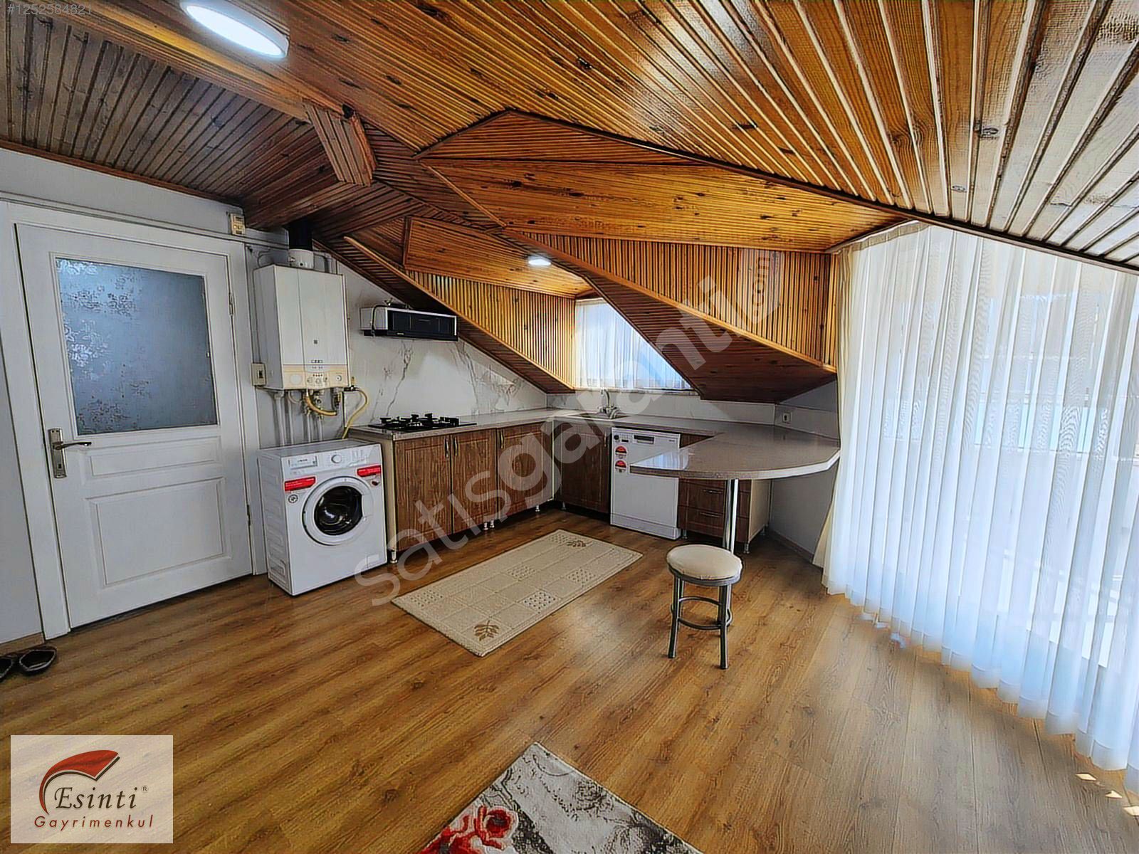 MARMARA VE YEDİTEPE ÜNİV. YAKIN SIFIR EŞYALI, TERASLI 2+1 DAİRE