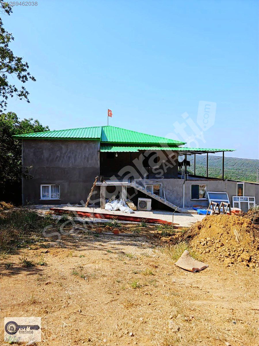İSHAKLI KÖYÜNDE SATILIK ÇİFTLİK EVİ 11 DÖNÜM