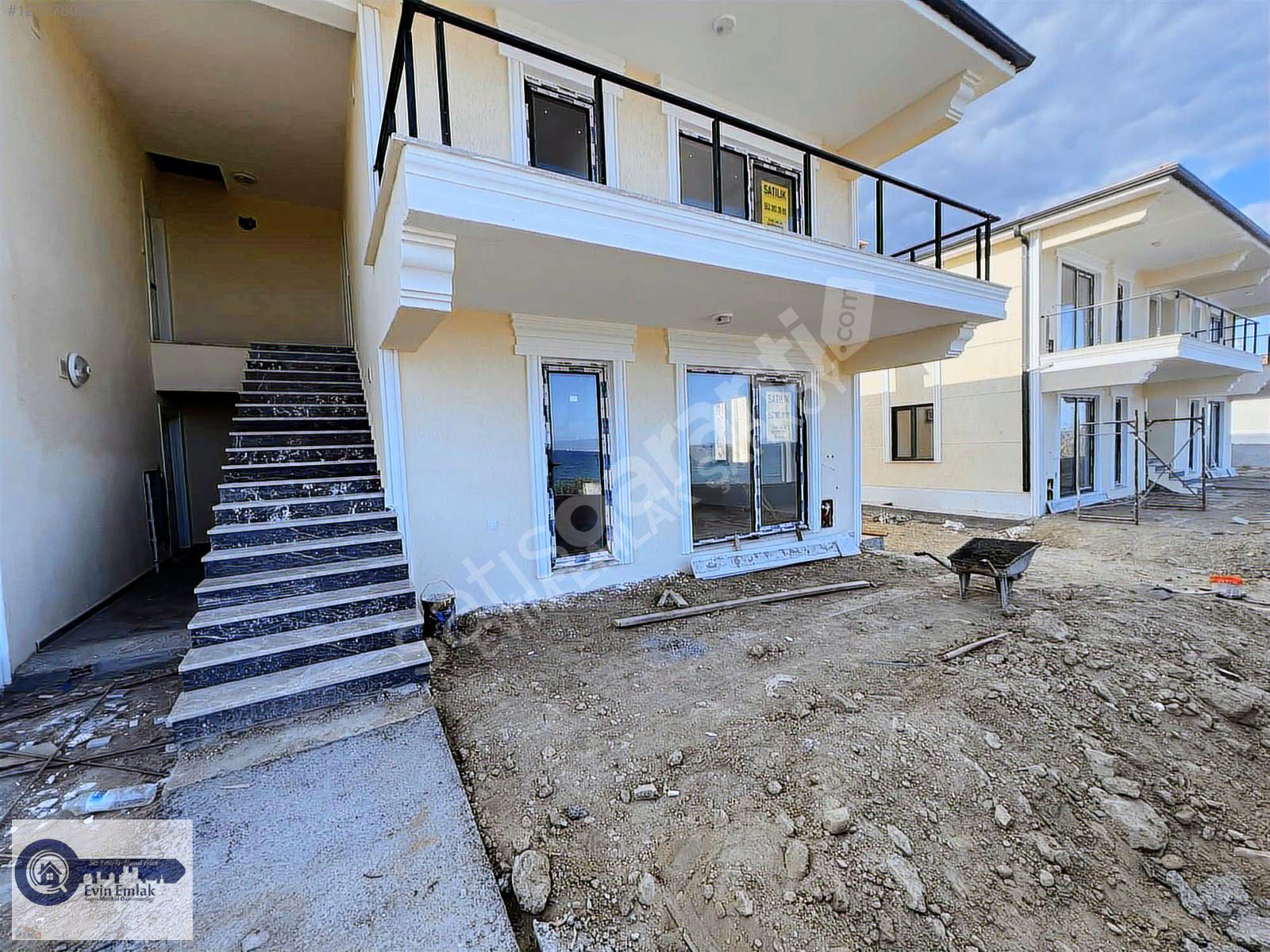 Hoşköyde denize sıfır havuzlu lüks daire