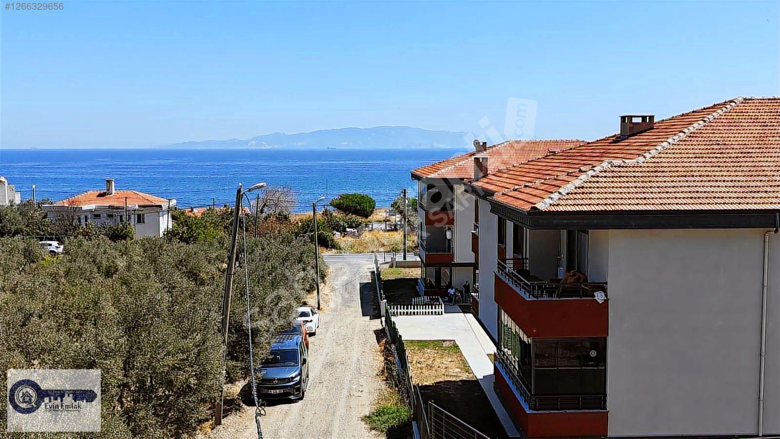 Site içinde havuzlu deniz manzaralı eşyalı 2+1 daire