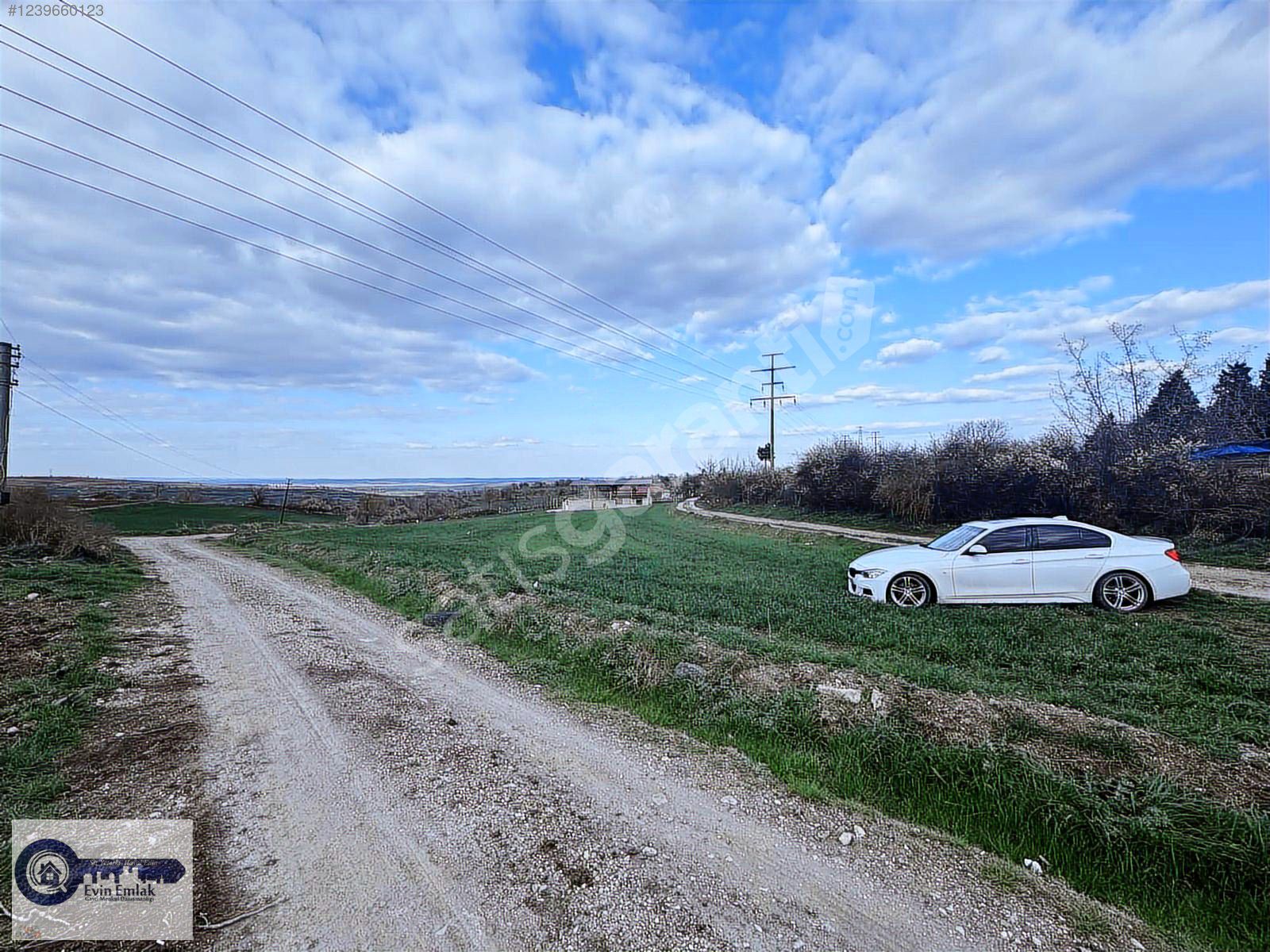 %35 imarlı müstakil arsa