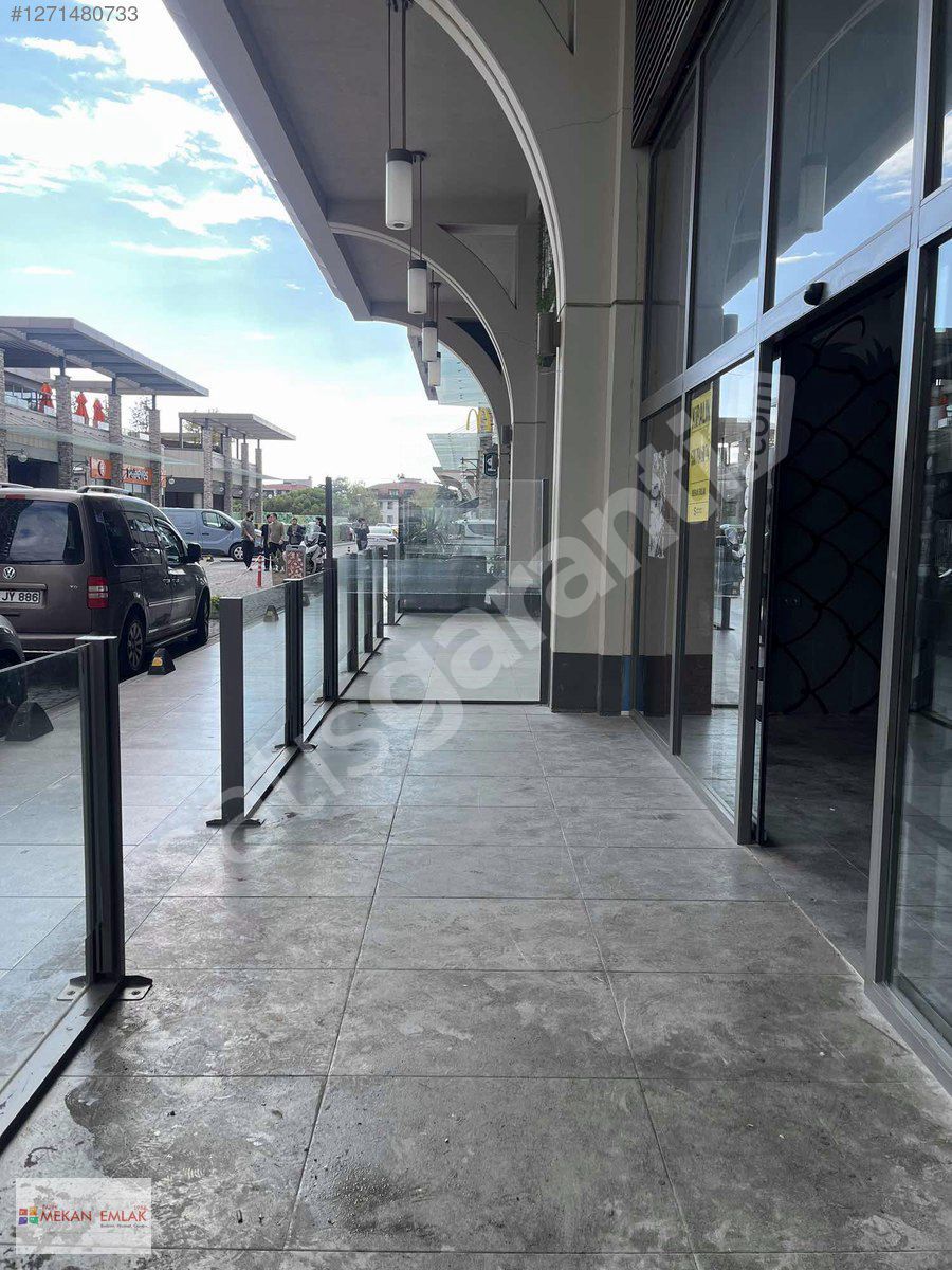 NİDAPARK KÜÇÜKYALI PALLADIUM CADDE'DE KISMİ TADİLATLI DÜKKAN