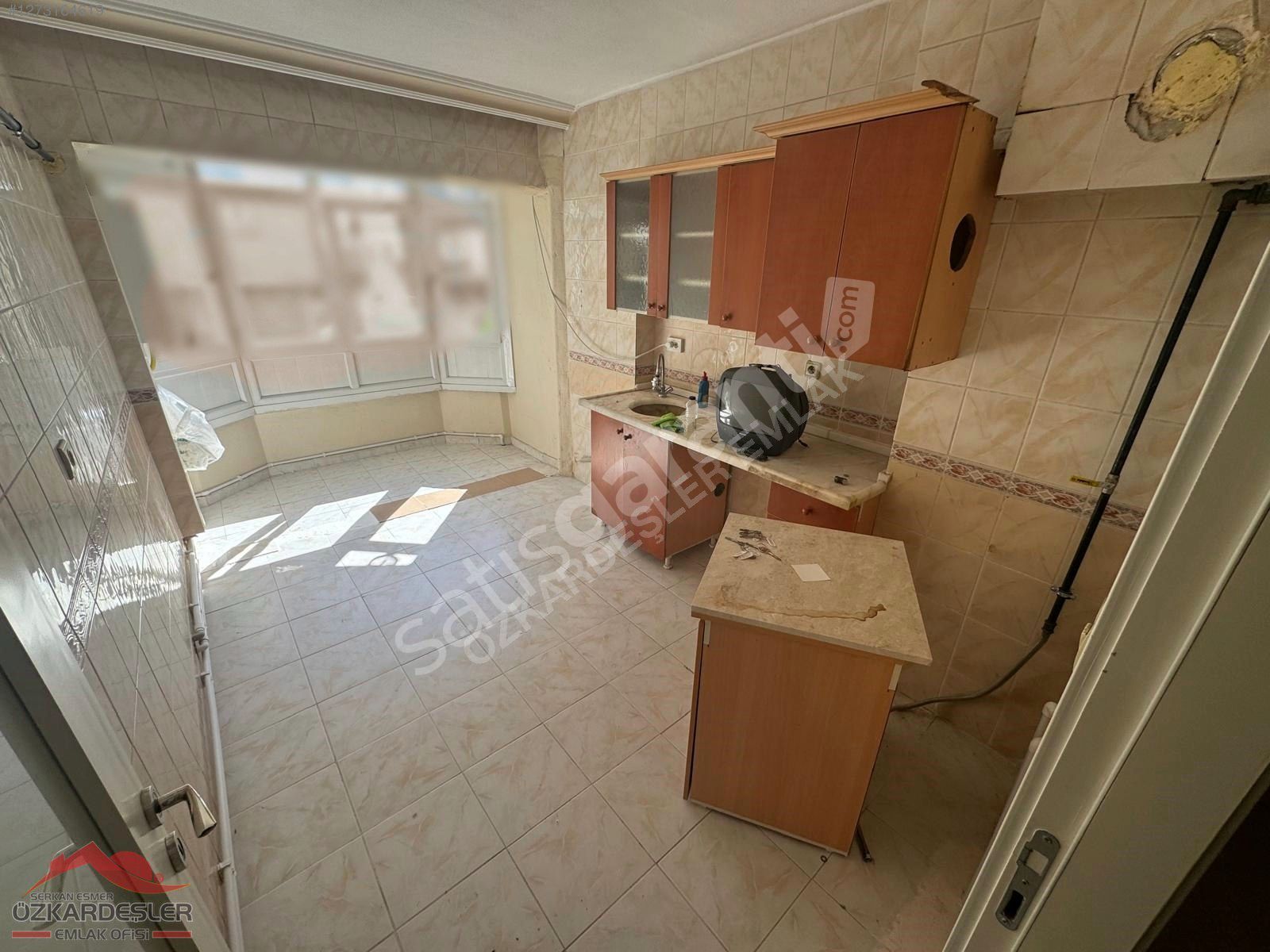 GAZİLER CADDESİ PARALELİNDE MERKEZİ KONUMDA FERAH VE GENİŞ 3+1..