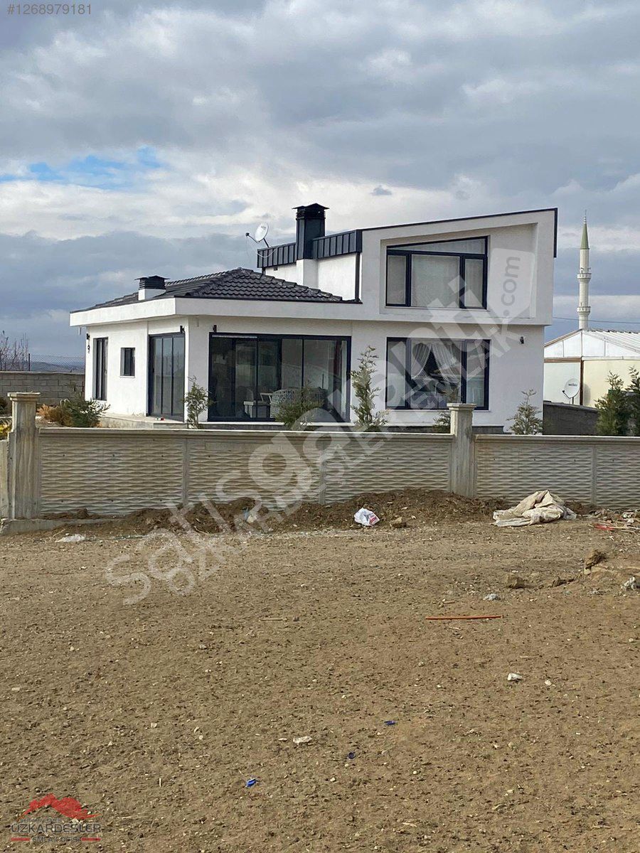 ÖZKARDEŞLER'den HER KÖŞESİ SİZİ ÖZEL HİSSETTİREN EMSALSİZ VİLLA.