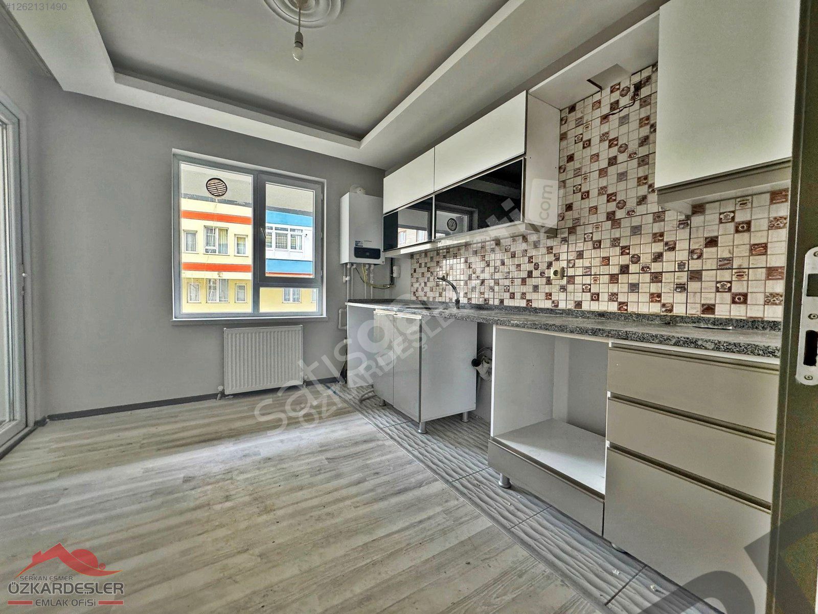 ÖZKARDEŞLER'den 1819 CADDESİNE PARALEL FERAH İÇ YAPISI İLE 3+1 !